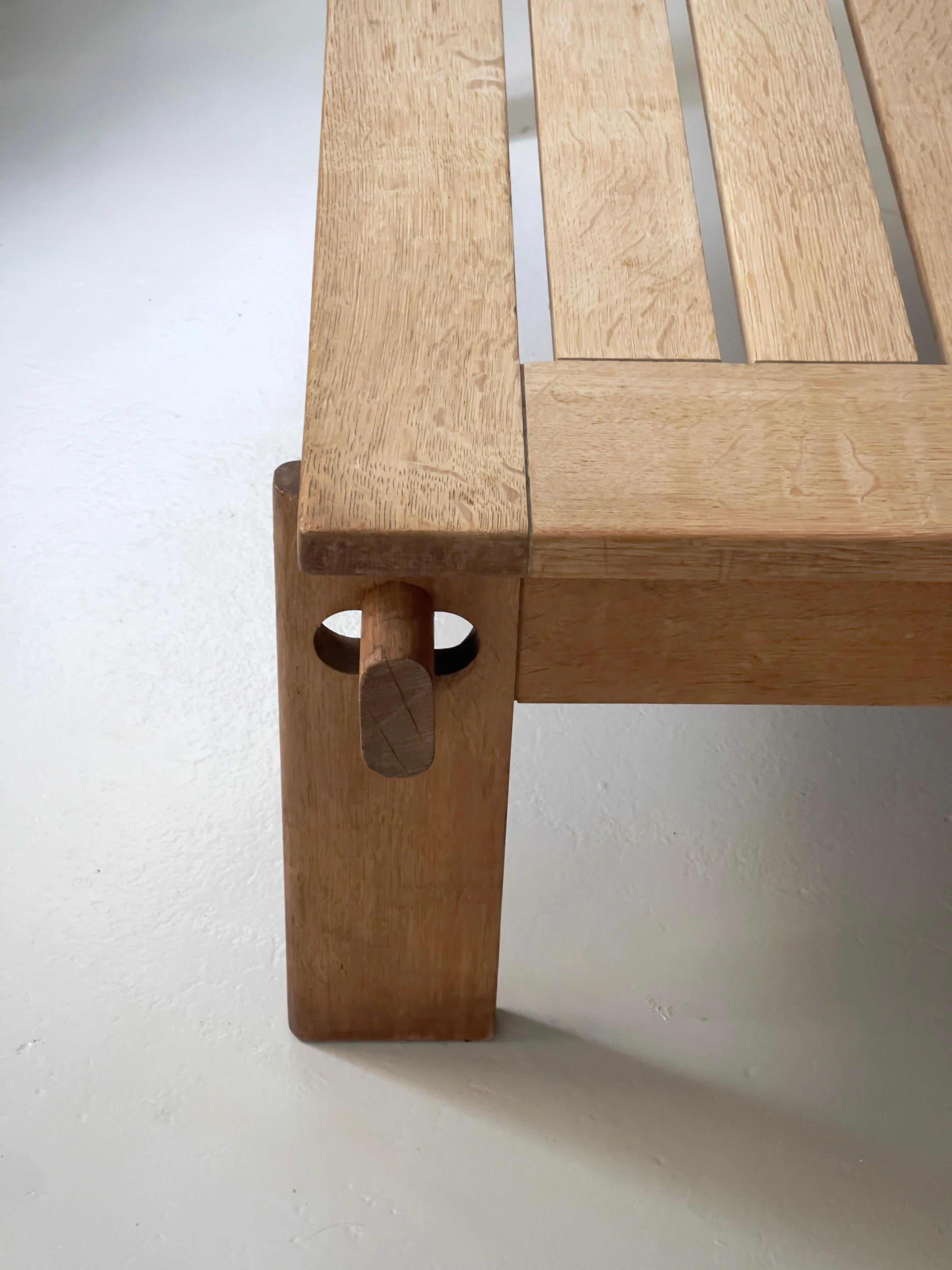 Scandinave moderne Rare Table basse originale en chêne massif, Design/One Danemark années 60 en vente