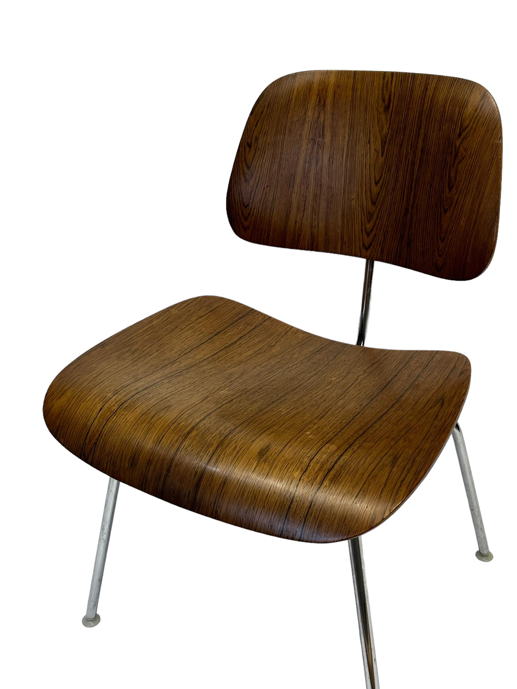 Rare Original Eames for Herman Miller DCM in Brazilian Rosewood  In Good Condition For Sale In Brooklyn, NY
