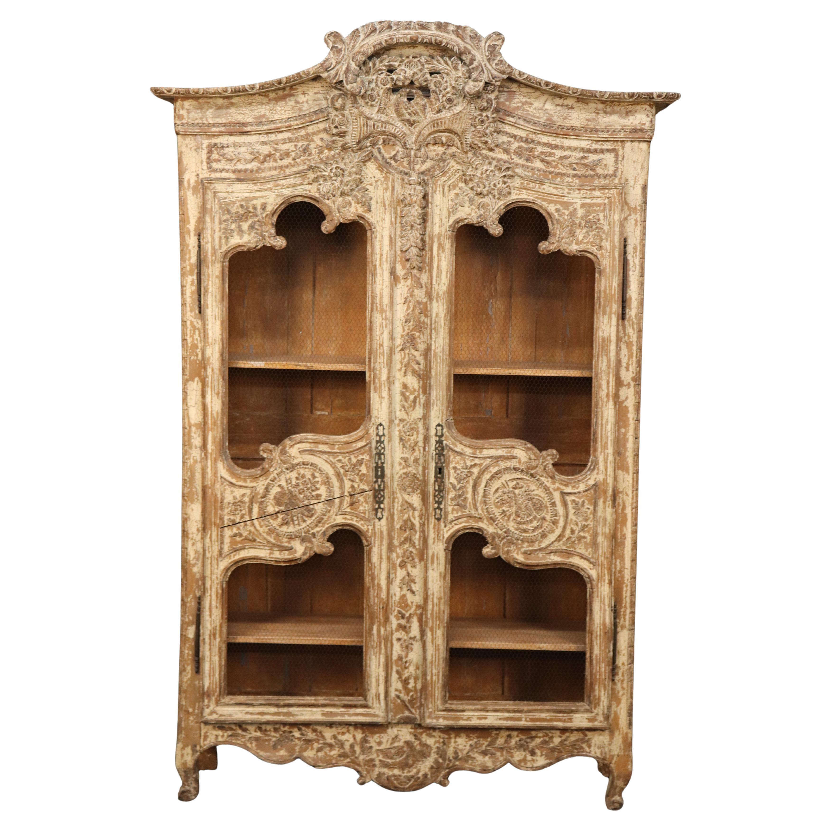 Rare armoire d'origine de mariage en Normandie peinte à la lait, années 1800
