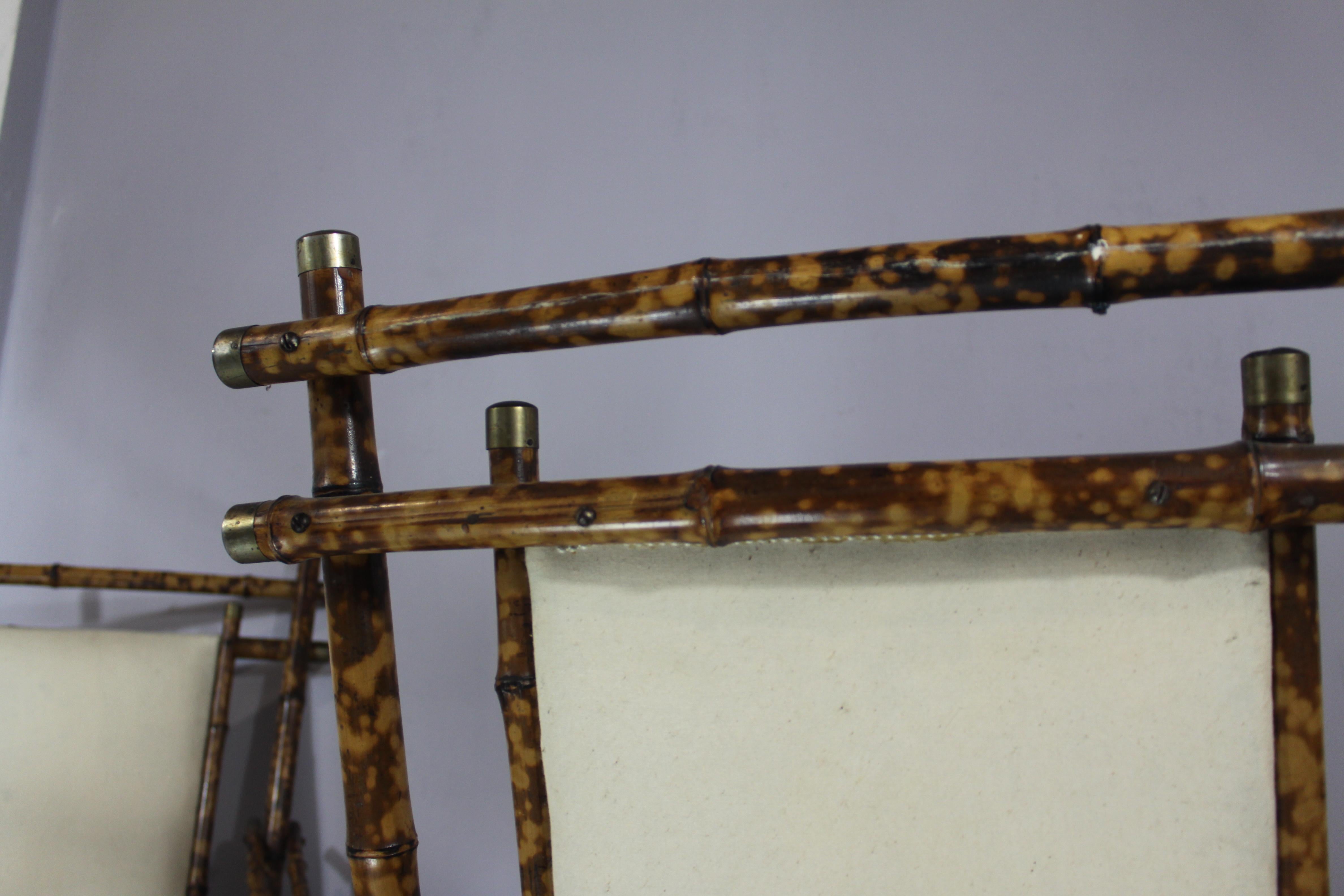 Giovanni PATRINI è un artista nato nel 1931 e morto nel 1993. Le sue opere sono passate in asta 14 volte, principalmente nella categoria Oggetti.
this chairs are the unique around and problably the only ones original because the shape of the feet,