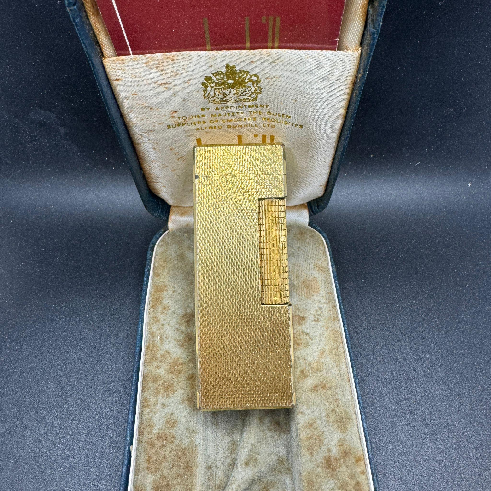 Rare Original James Bond Vintage 1970s Dunhill ROLLALITE Gold Plated Lighter In Excellent Condition In New York, NY