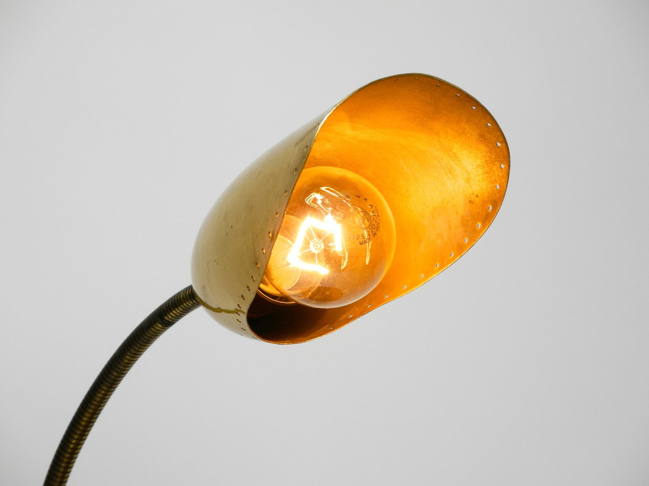 Rare Original Mid-Century Brass Gooseneck Clamp Lamp In Good Condition In München, DE