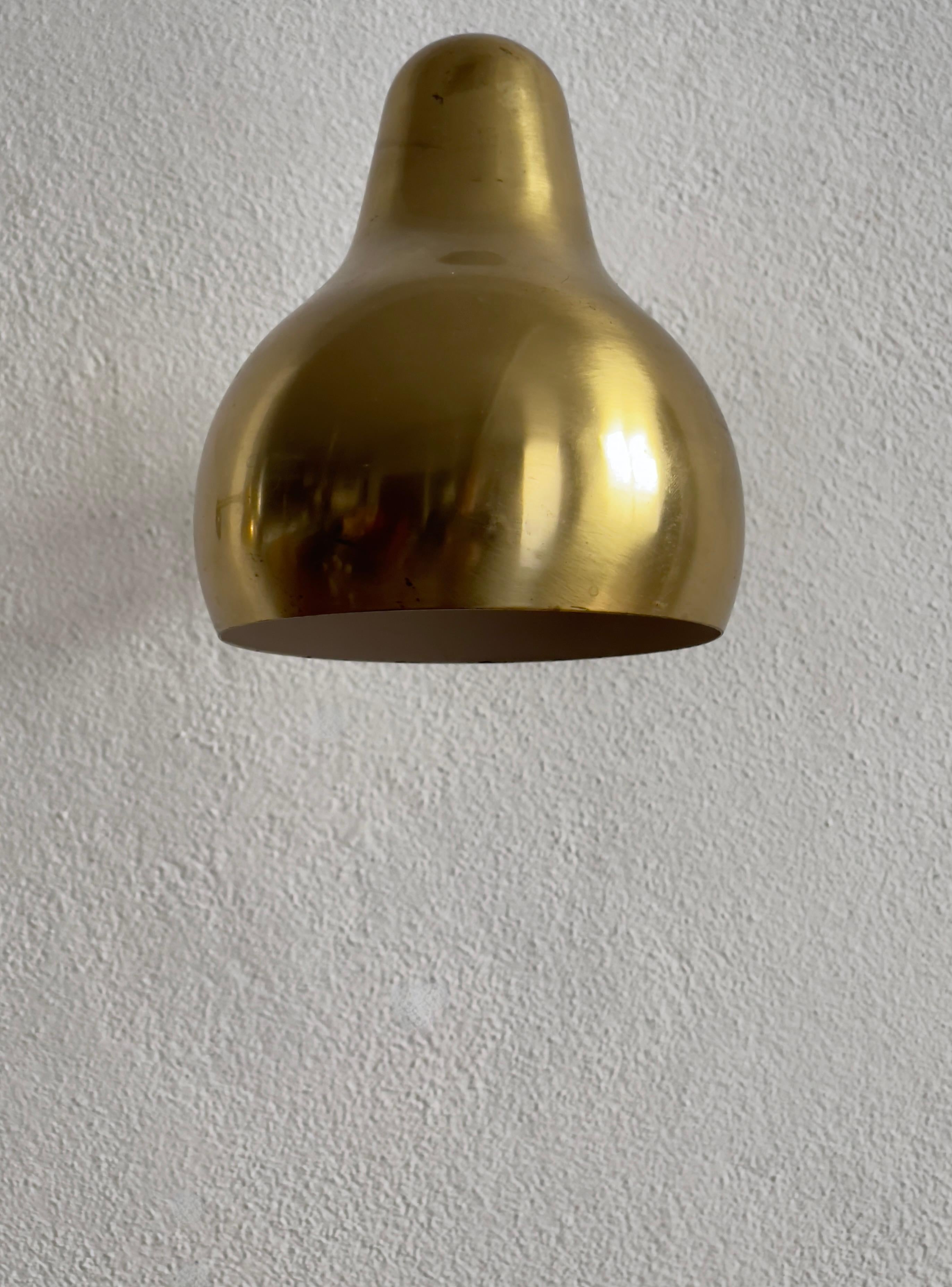 Rare Original Pair of 1940s Wilhelm Lauritzen wall lights in patinated brass. For Sale 12