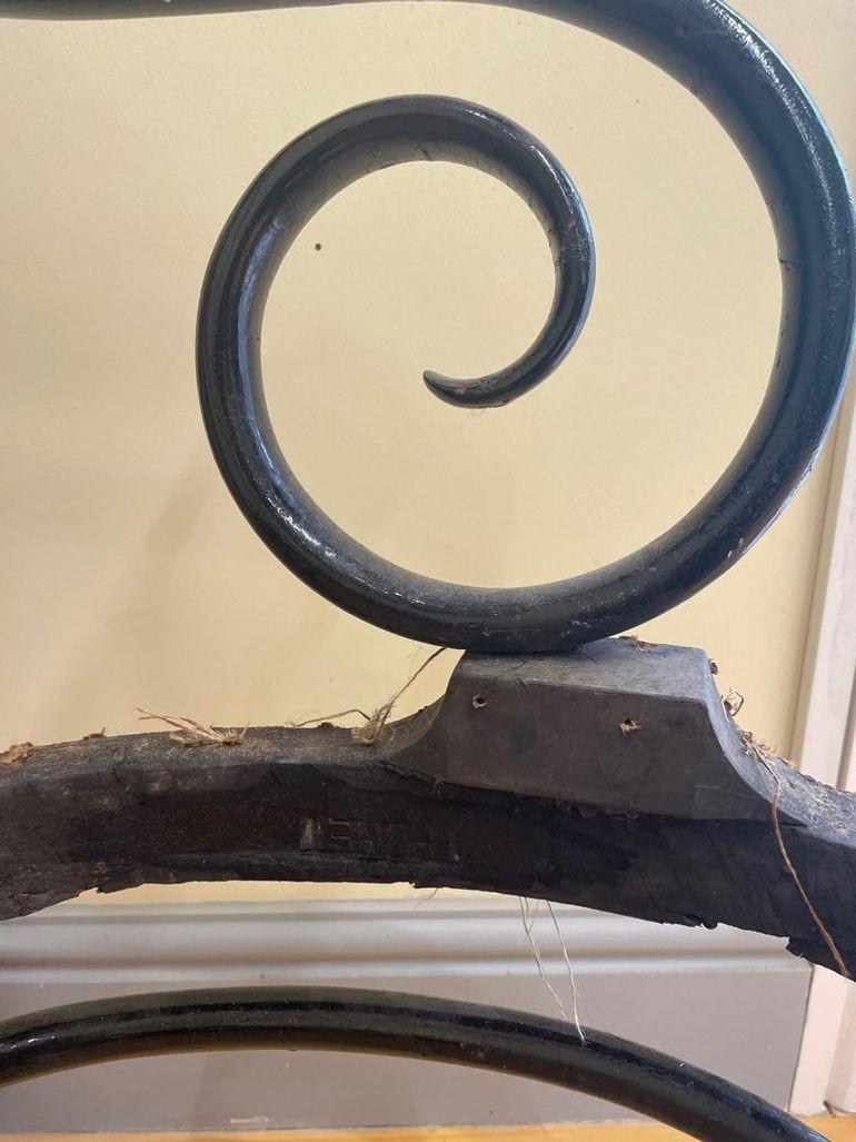 Rare canapé Thonet d'origine avec coussins en vente 5