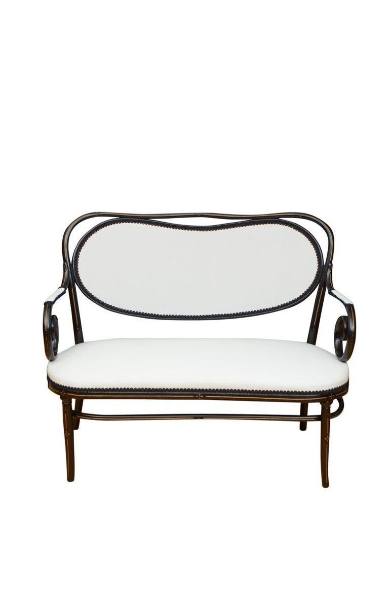 Mouvement esthétique Rare canapé Thonet d'origine avec coussins en vente