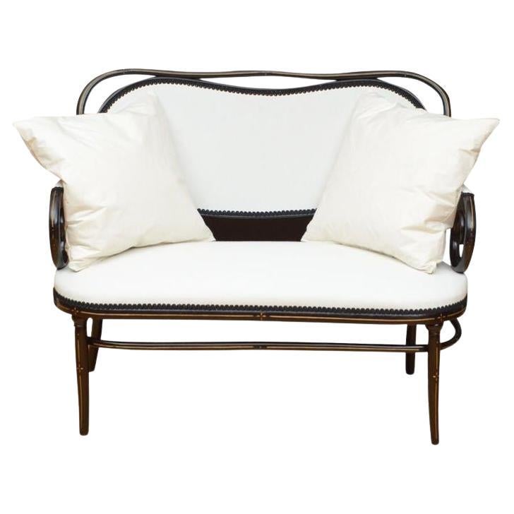 Rare canapé Thonet d'origine avec coussins en vente