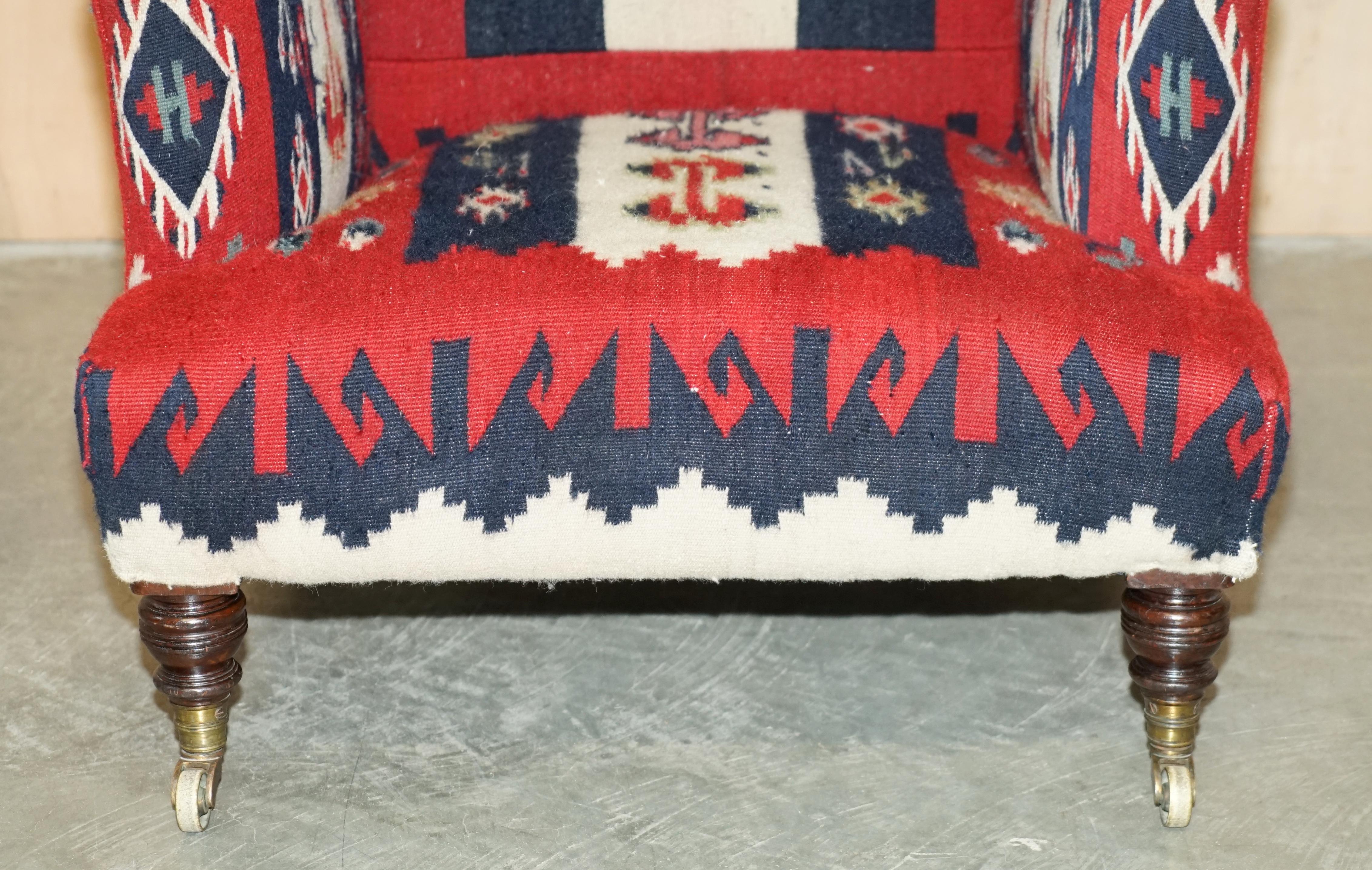 RARE ORIGINAL ViCTORIAN HOWARD & SONS BRIDGEWATER ARMCHAIR WITH KILIM UPHOLSTERY For Sale 3