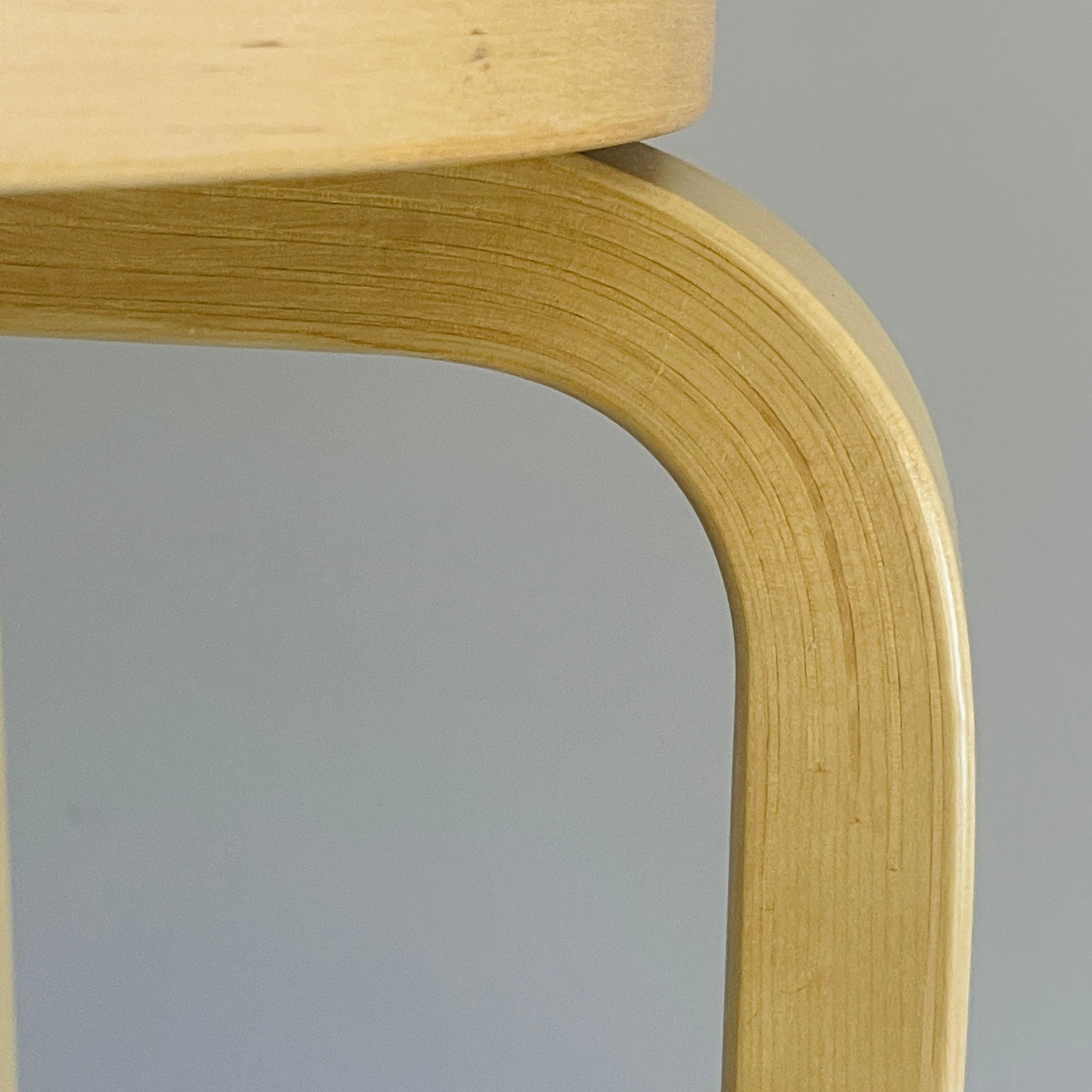Tabouret E60 original jaune d'Alvar Aalto pour Artek Scandinave moderne en vente 4