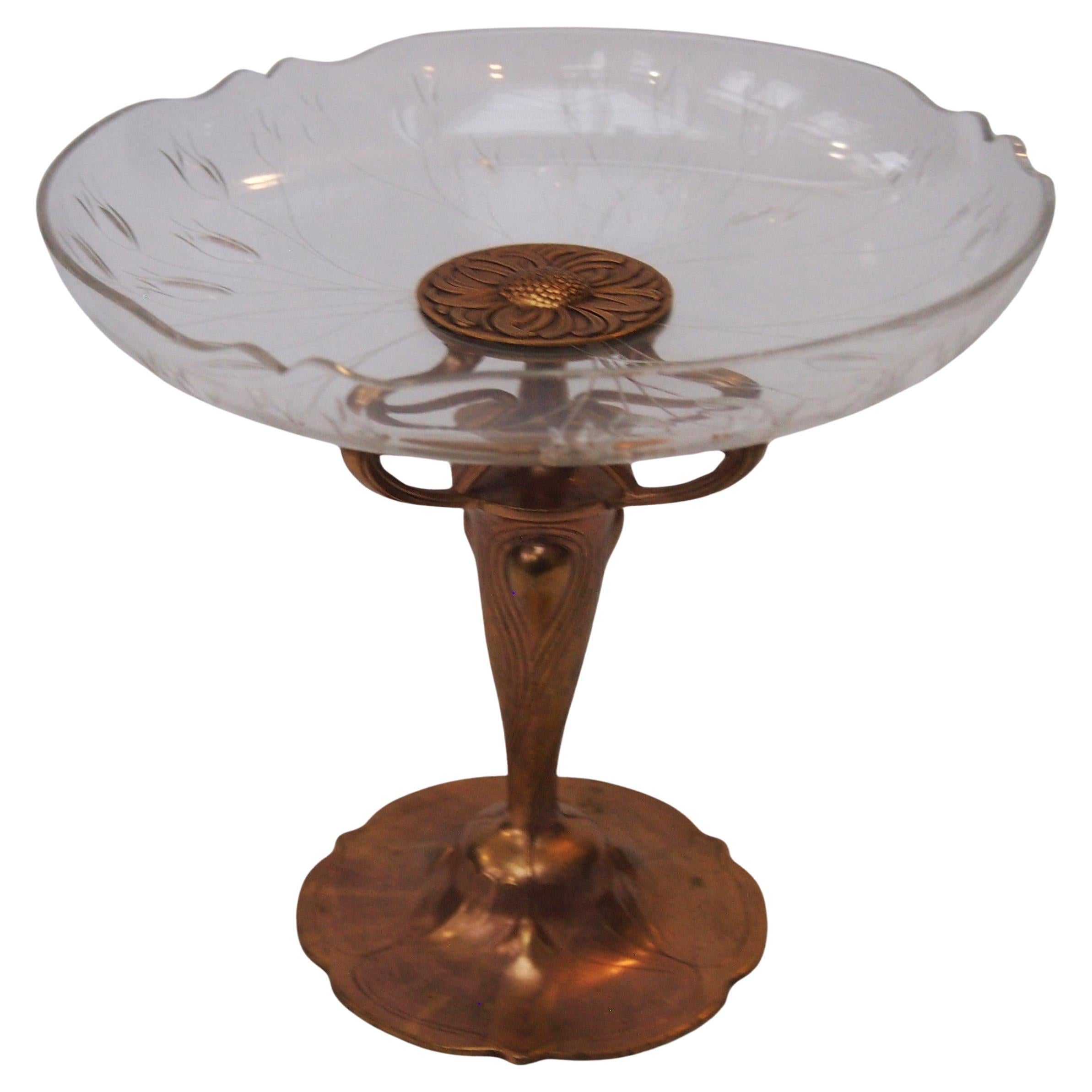 Rara Tazza Orivit Art Nouveau firmata in metallo e vetro tagliato del 1900 ca.
