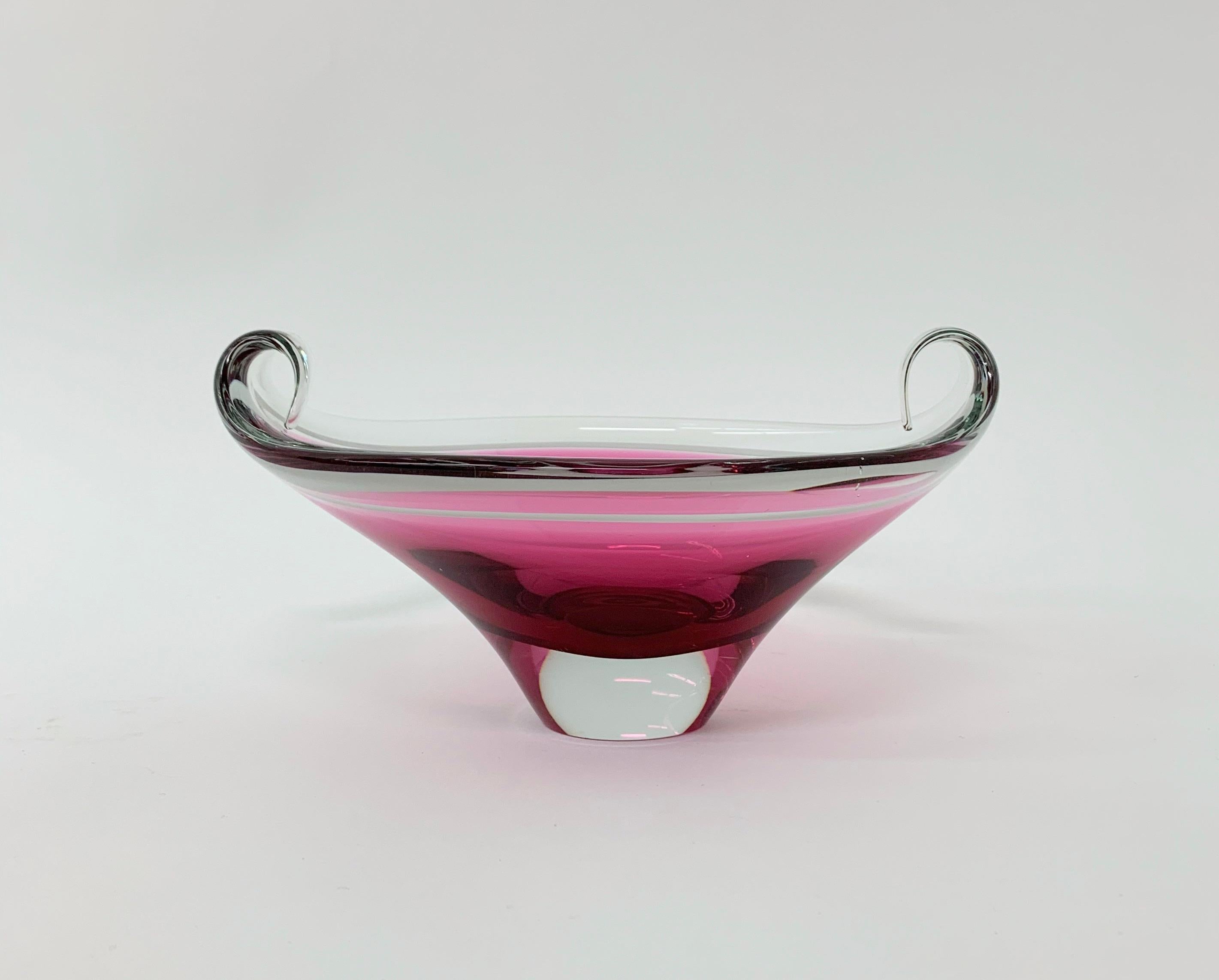 Rare bol Orrefors Sweden en rose, 1960's Bon état - En vente à Delft, NL