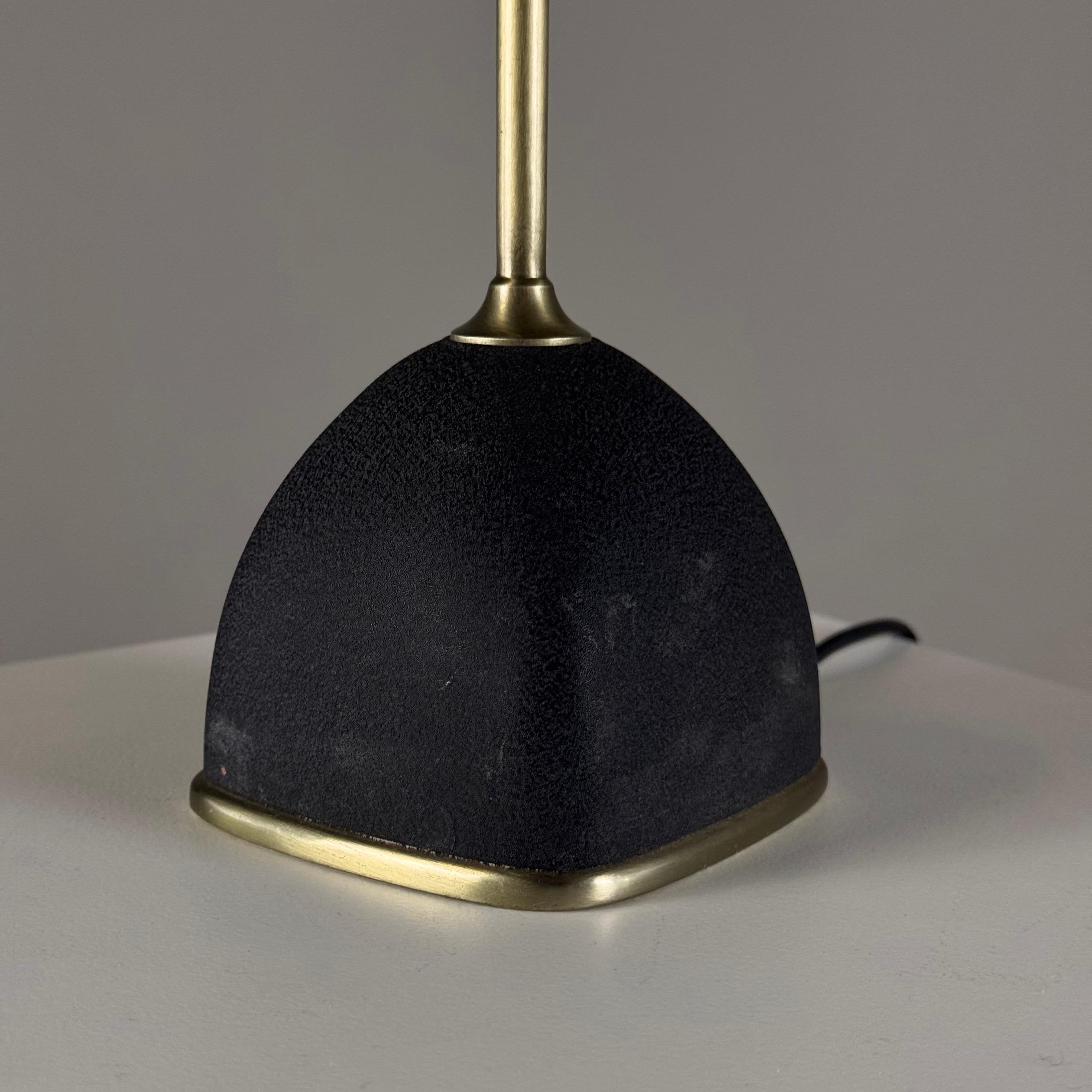 Seltene Oscar Torlasco Modell „577“ Tisch-/Schreibtischlampe von Lumi Mailand, 1950er Jahre, Labeled im Angebot 2