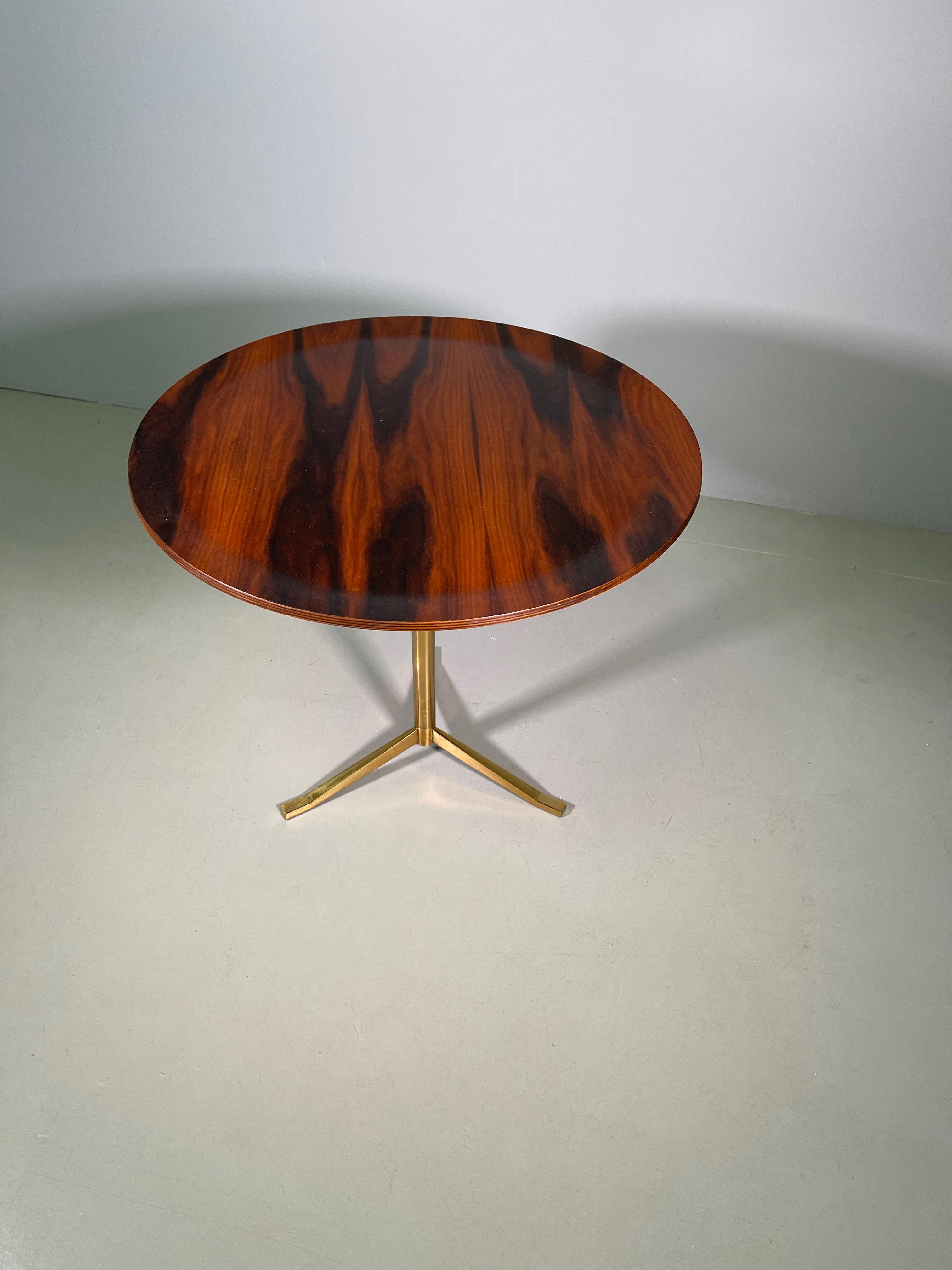 Rare table basse d'appoint Osvaldo Borsani de l'Atelier Borsani Varedo Production en vente 8