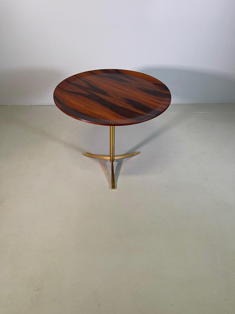 Very rare coffee table. Designed by Osvaldo Borsani and produced by Arredamenti Borsani, Varedo, 1950s.