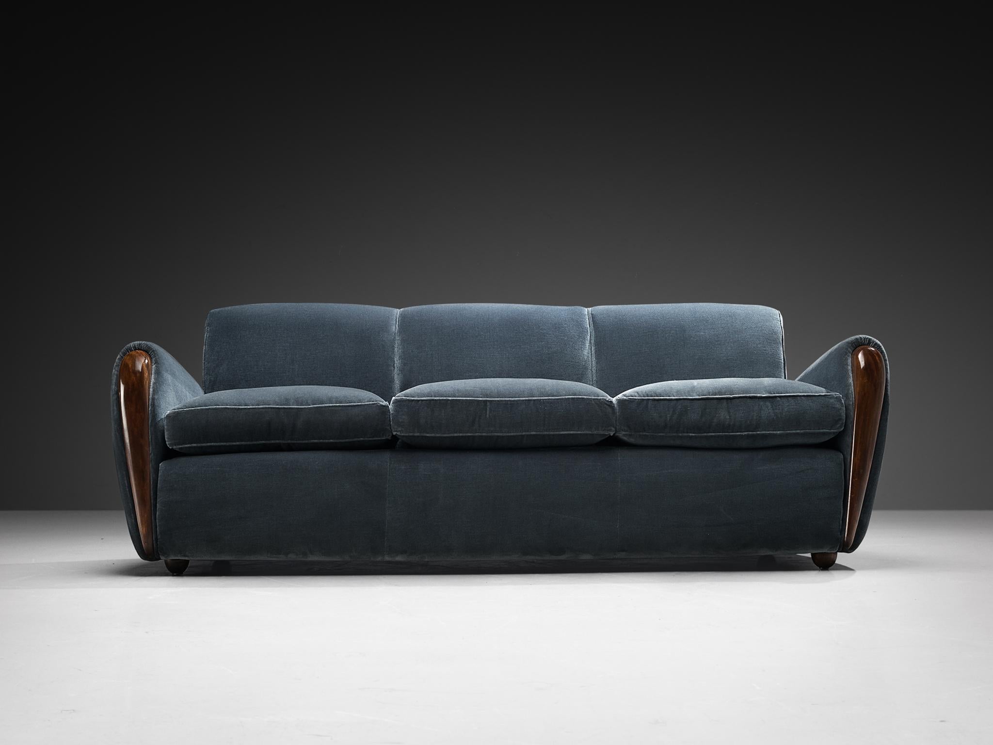 Seltenes Osvaldo Borsani für ABV Dreisitzer-Sofa aus Nussbaum und blauem Samt im Zustand „Gut“ im Angebot in Waalwijk, NL