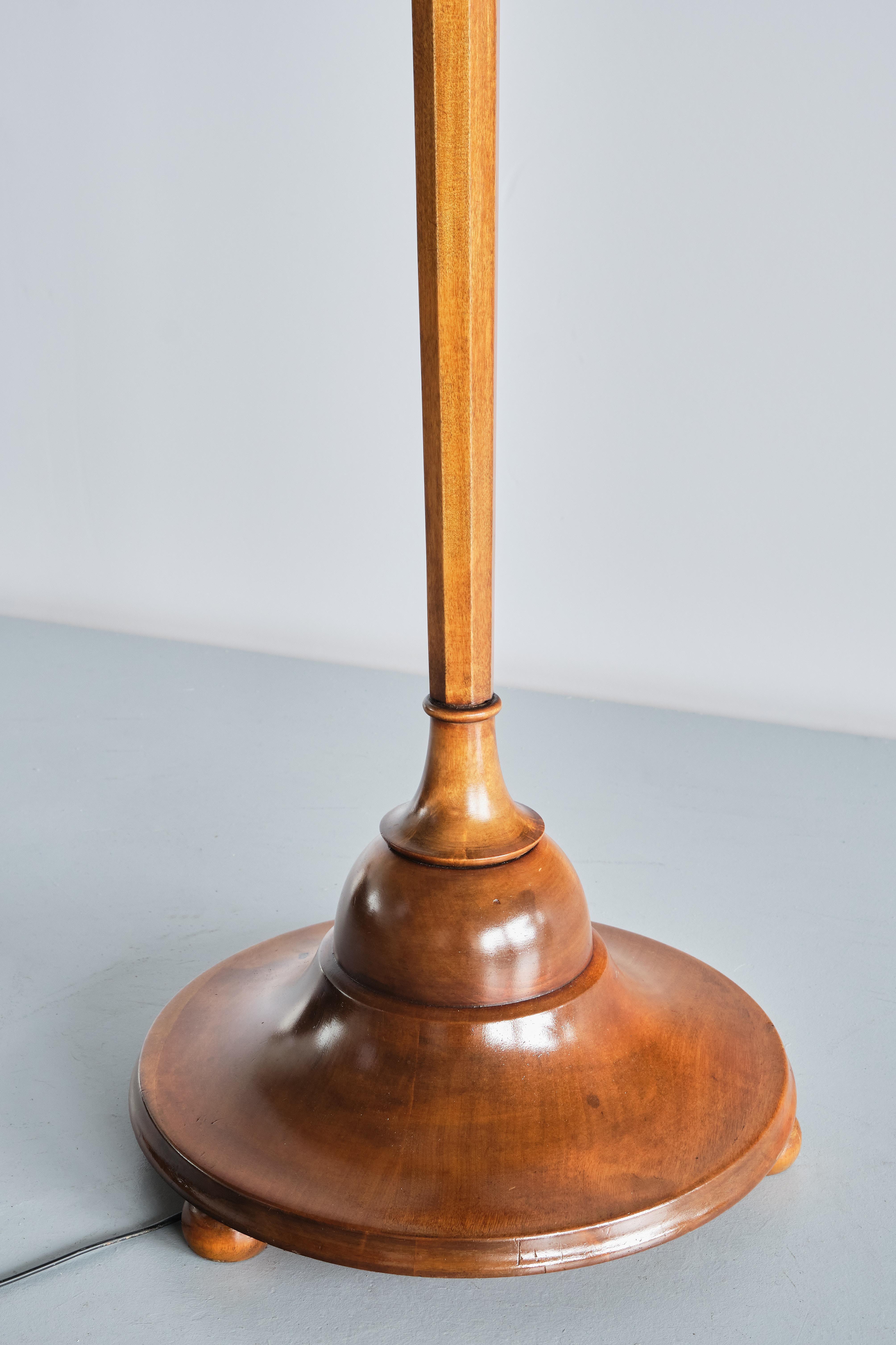 Rare Otto Schulz Floor Lamp in Birch Wood, Josef Frank Shade, Boet, Sweden, 1928 For Sale 4