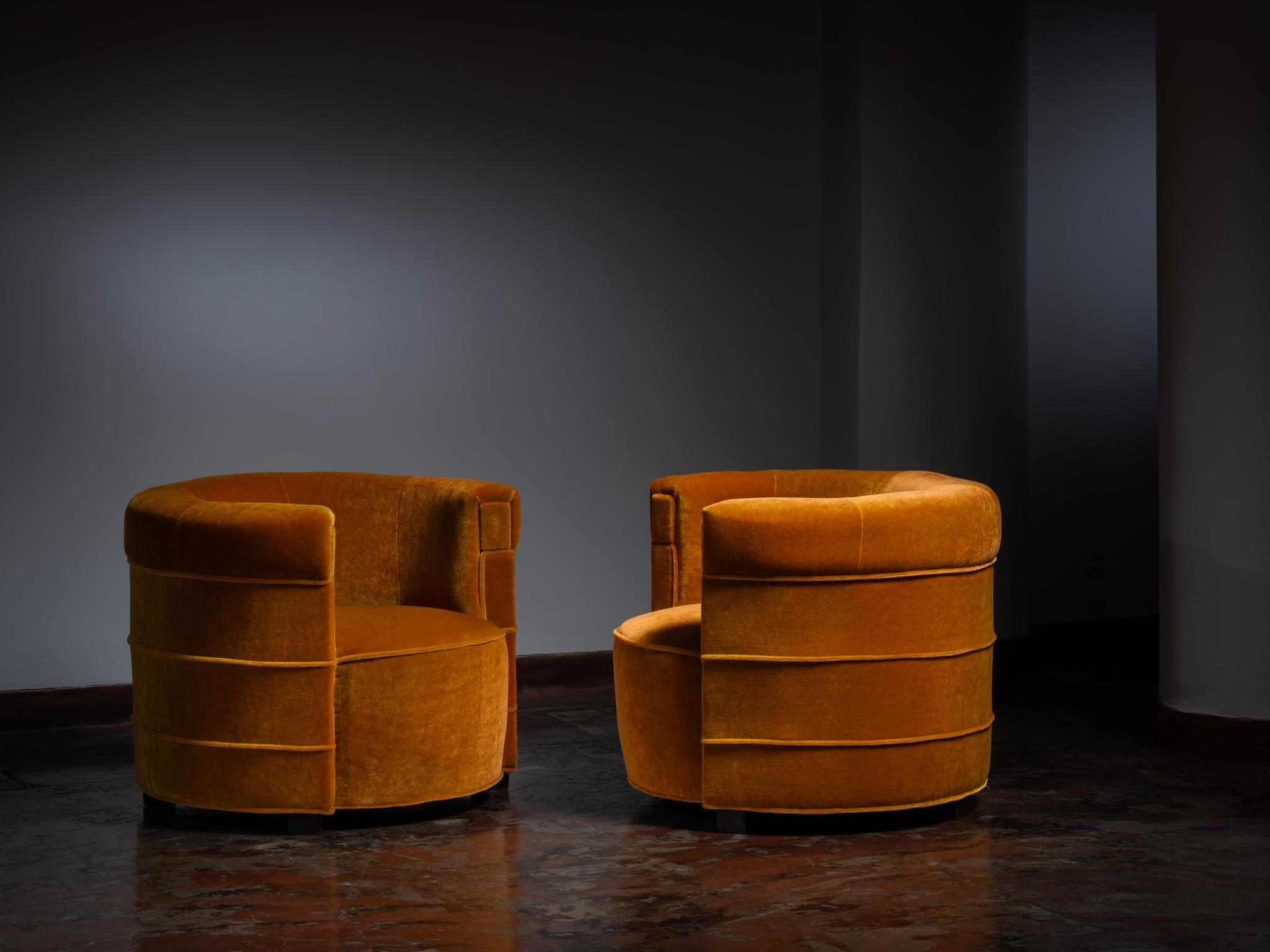 Raro Otto Schulz per Boet Coppia di sedie da salotto curve in mohair color caramello In condizioni buone in vendita a Waalwijk, NL