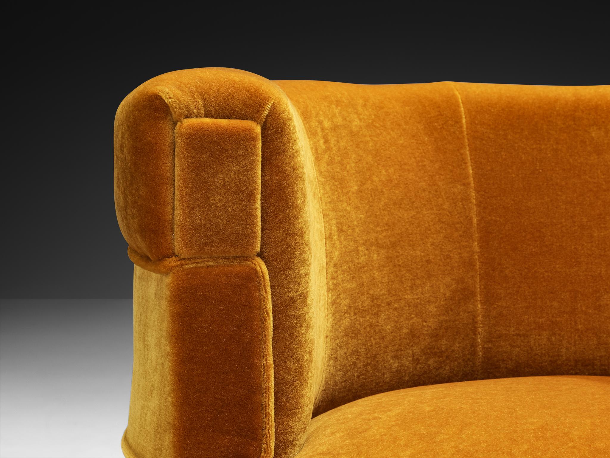 Raro Otto Schulz per Boet Coppia di sedie da salotto curve in mohair color caramello in vendita 1