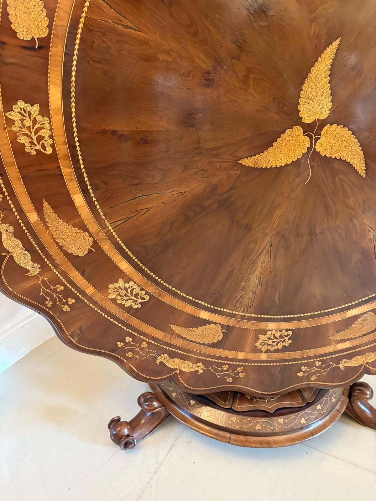 Table centrale irlandaise Killarney incrustée en bois d'if ancien de qualité exceptionnelle en vente 9