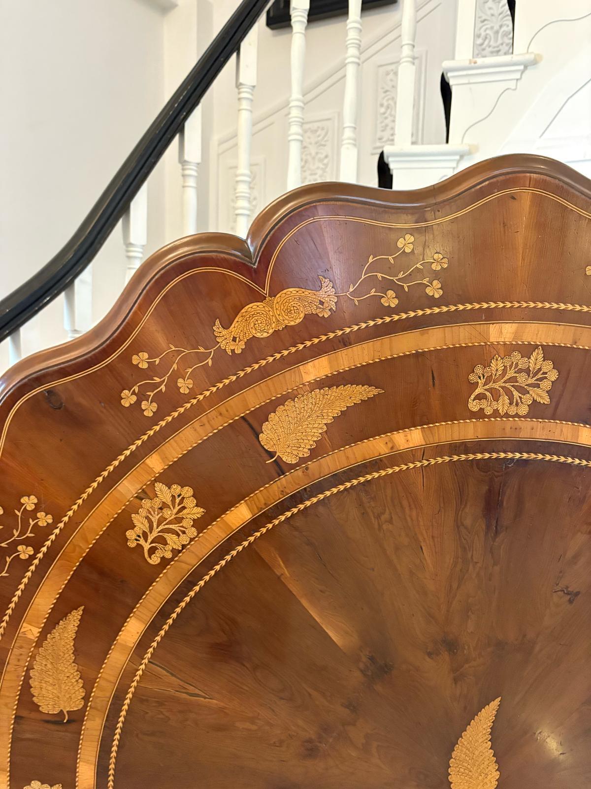 Table centrale irlandaise Killarney incrustée en bois d'if ancien de qualité exceptionnelle en vente 13