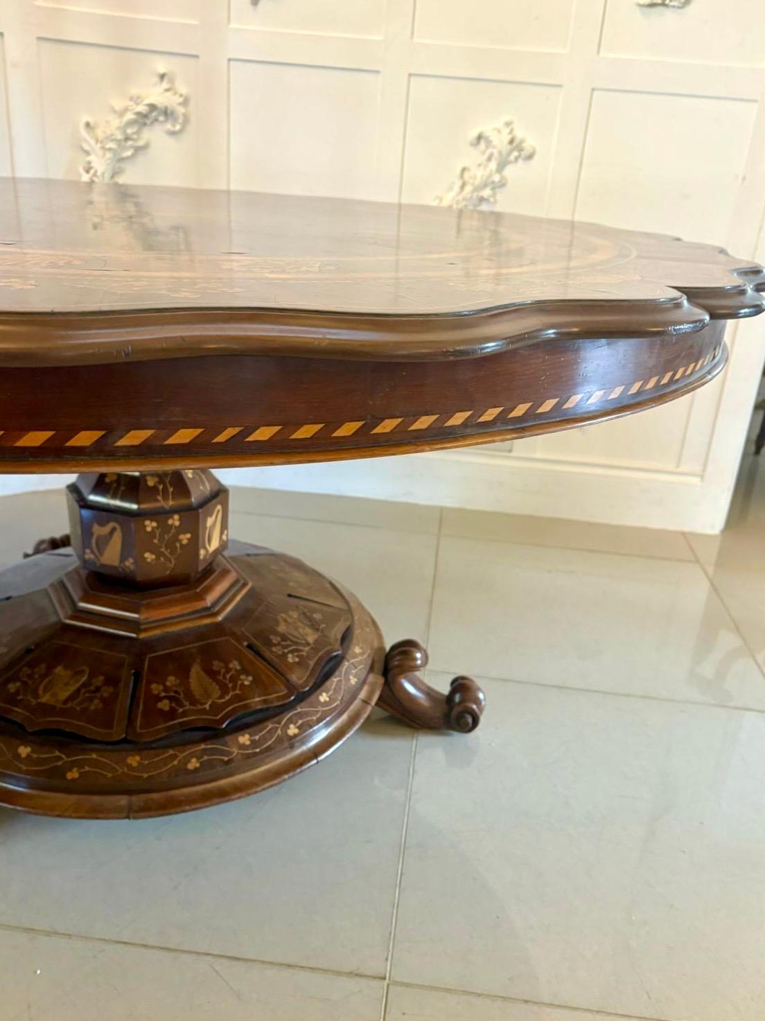Table centrale irlandaise Killarney incrustée en bois d'if ancien de qualité exceptionnelle en vente 1