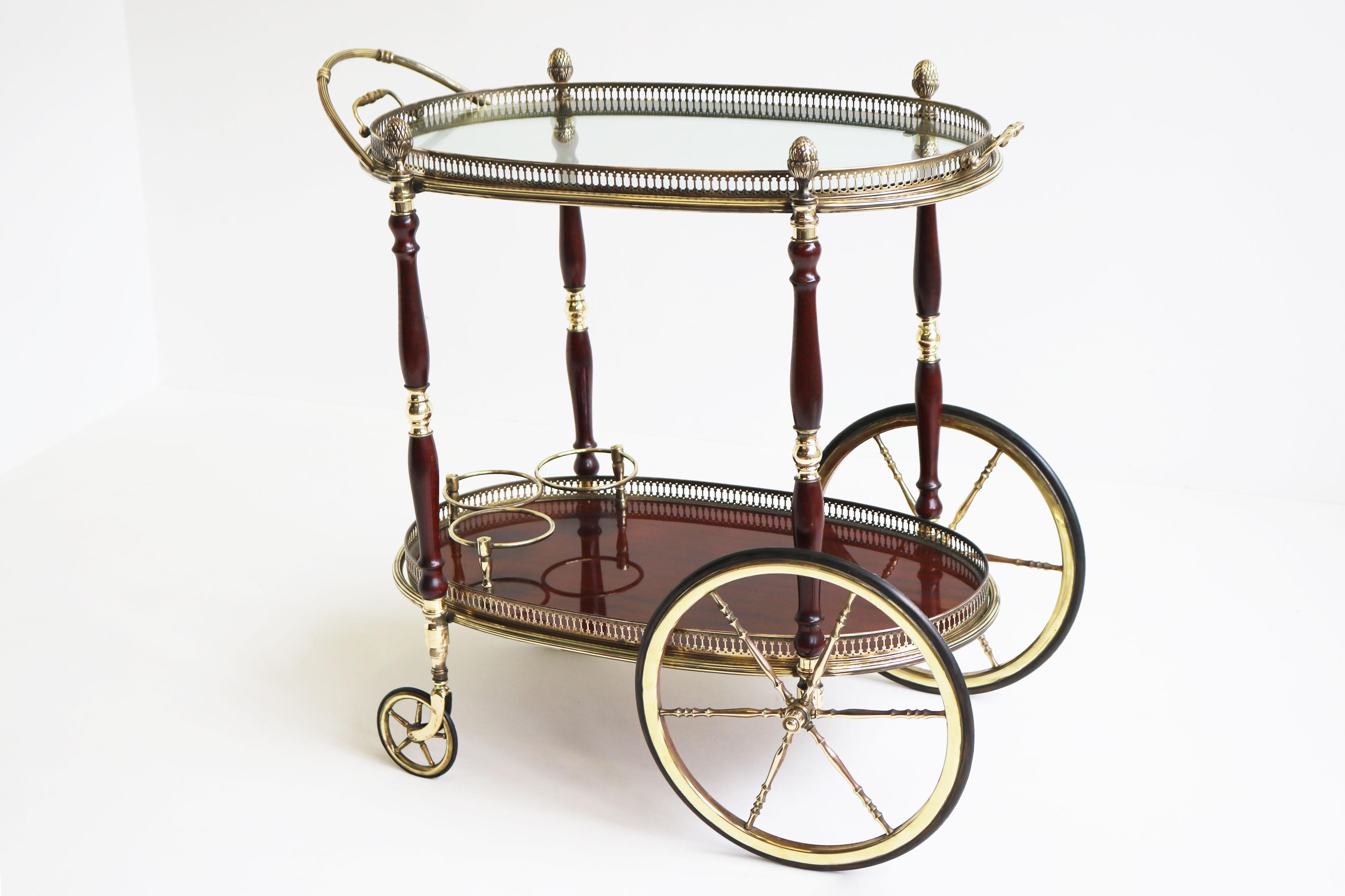 Seltener ovaler Design-Barwagen von Maison Bagues 1950 Messing Glas Holz Servierwagen im Angebot 4