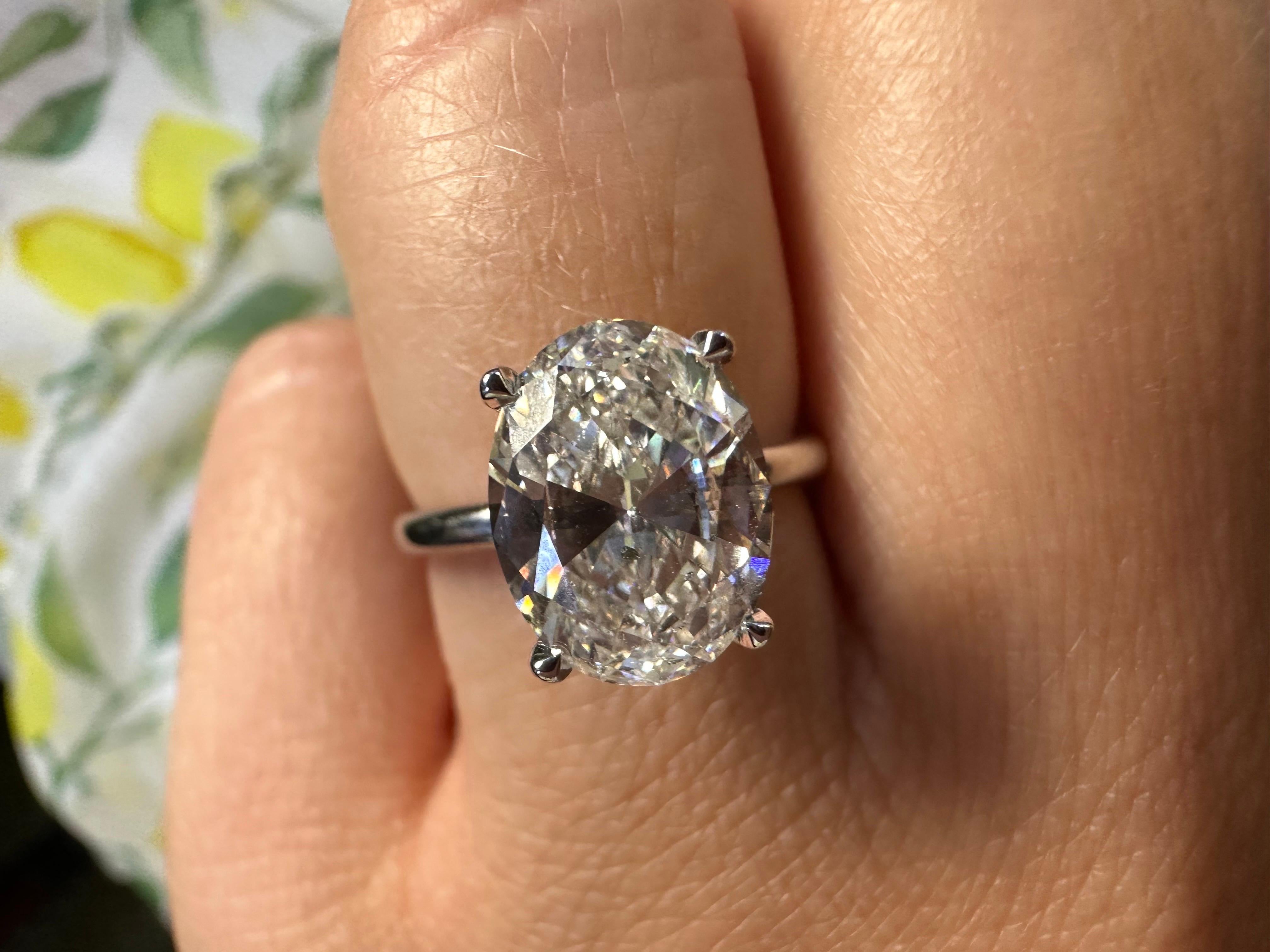 Rare oval diamond engagement ring 3.03ct GIA certified diamond  For Sale 2
