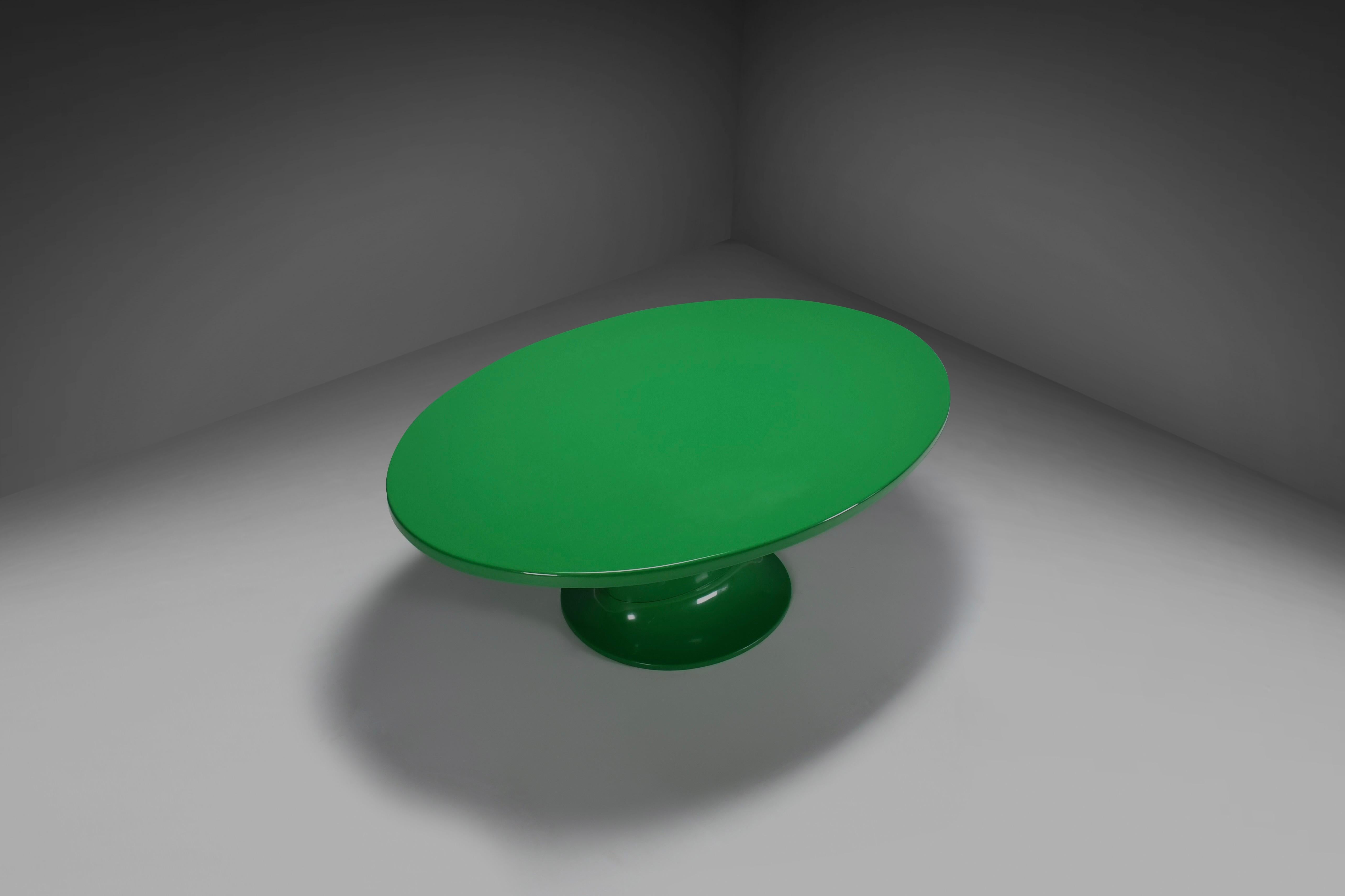Rare Oval Dining Table in Green Polyester by Ferreiri & Gardella for Kartell 4