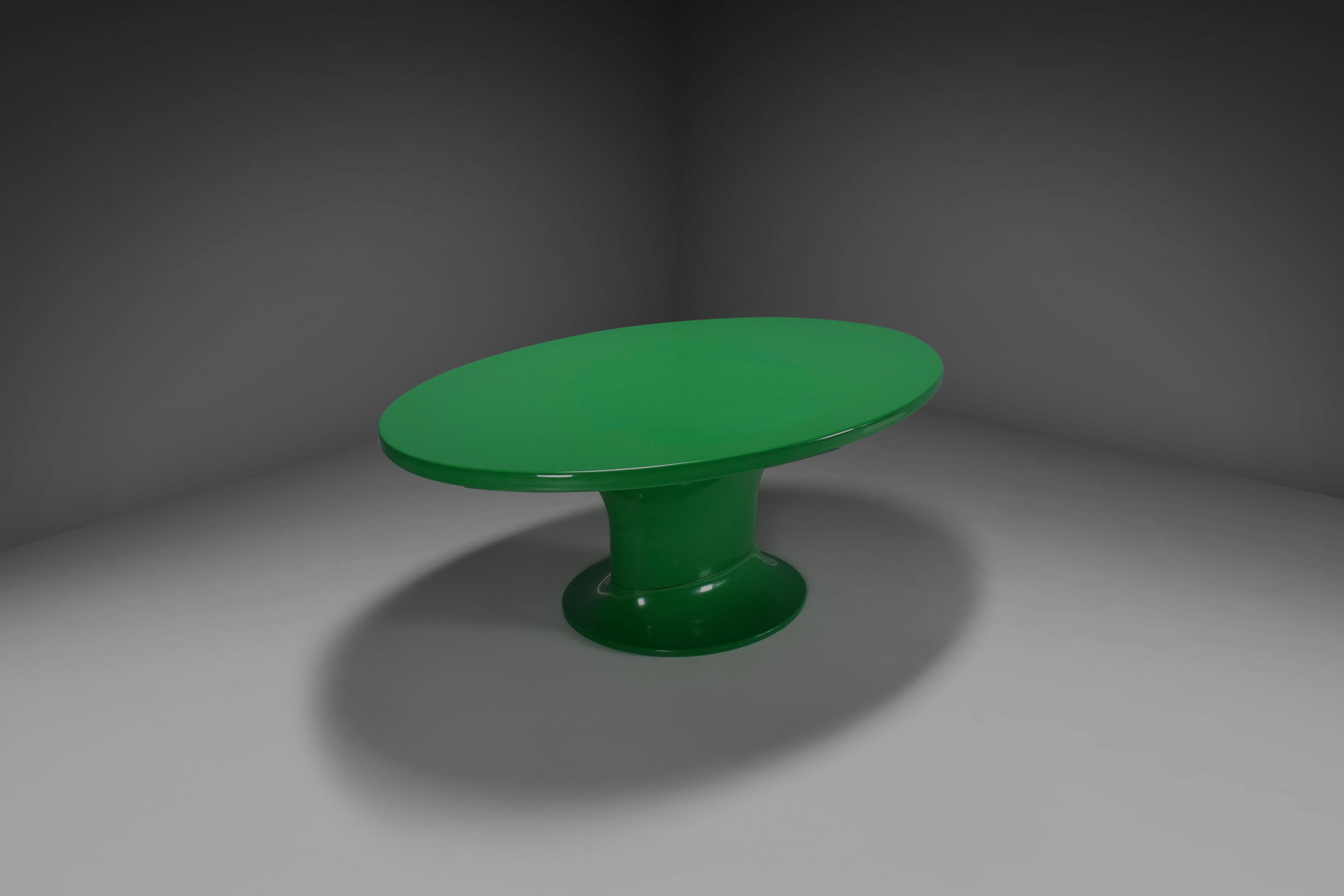 Rare Oval Dining Table in Green Polyester by Ferreiri & Gardella for Kartell 1