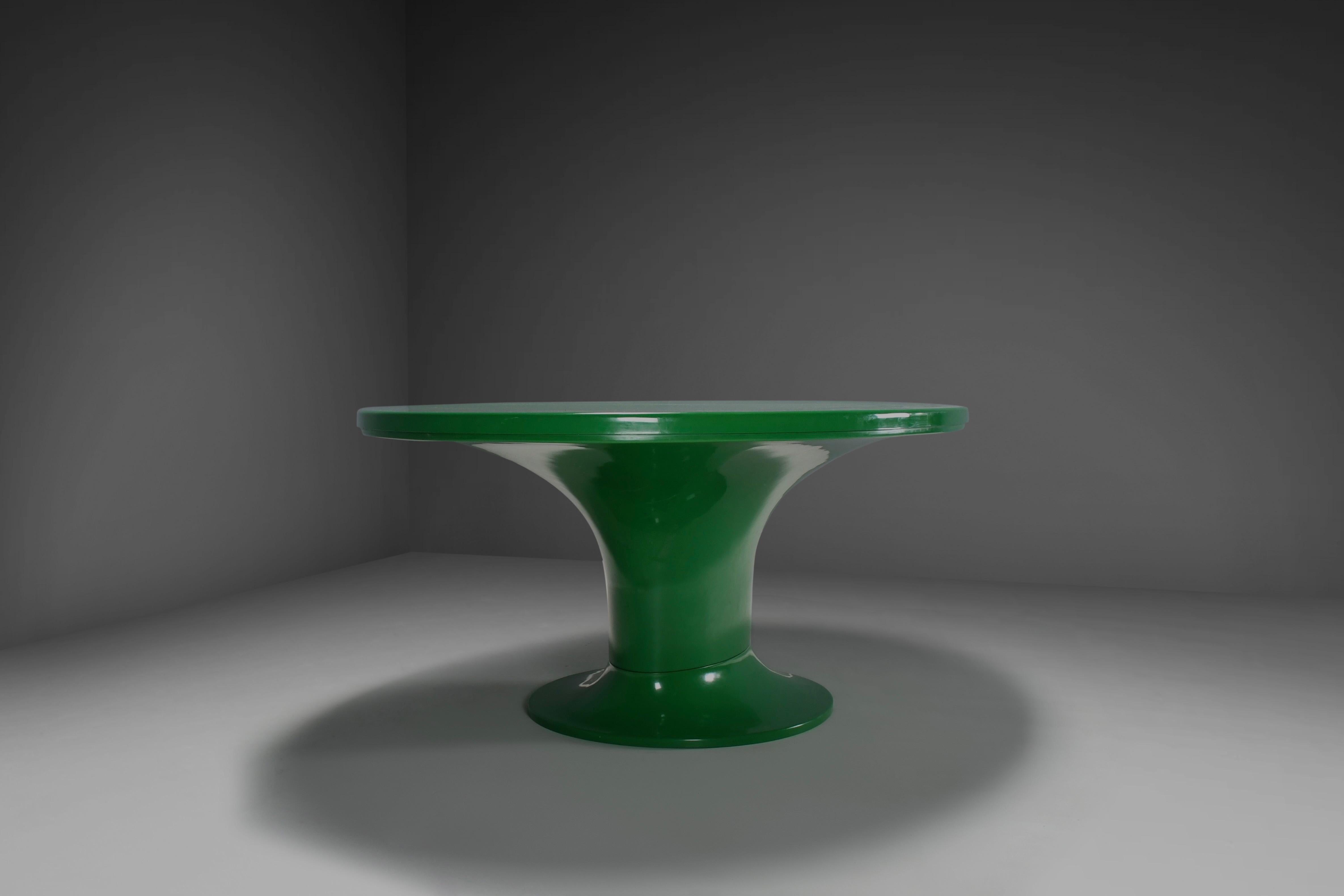 Rare Oval Dining Table in Green Polyester by Ferreiri & Gardella for Kartell 2