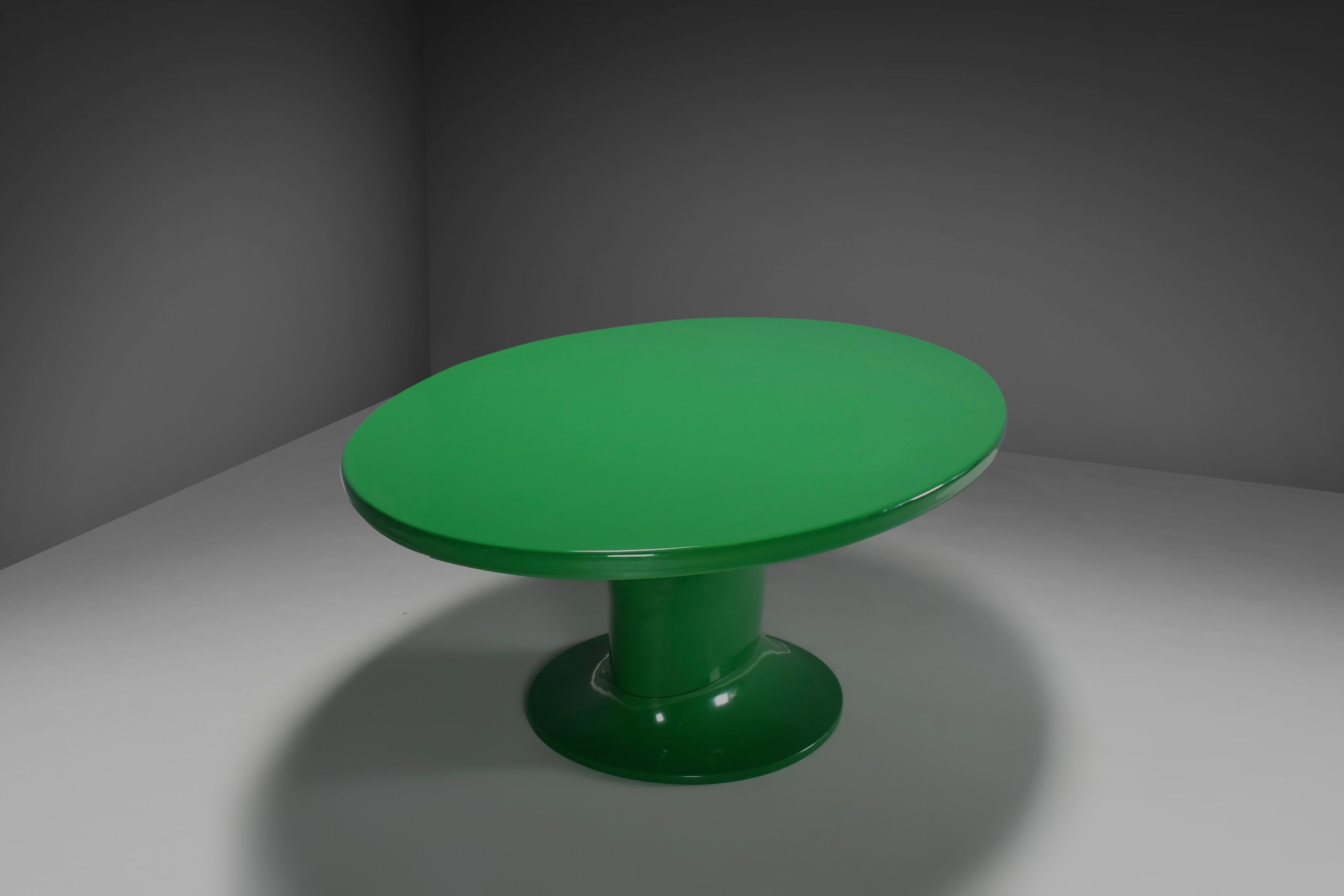 Rare Oval Dining Table in Green Polyester by Ferreiri & Gardella for Kartell 3