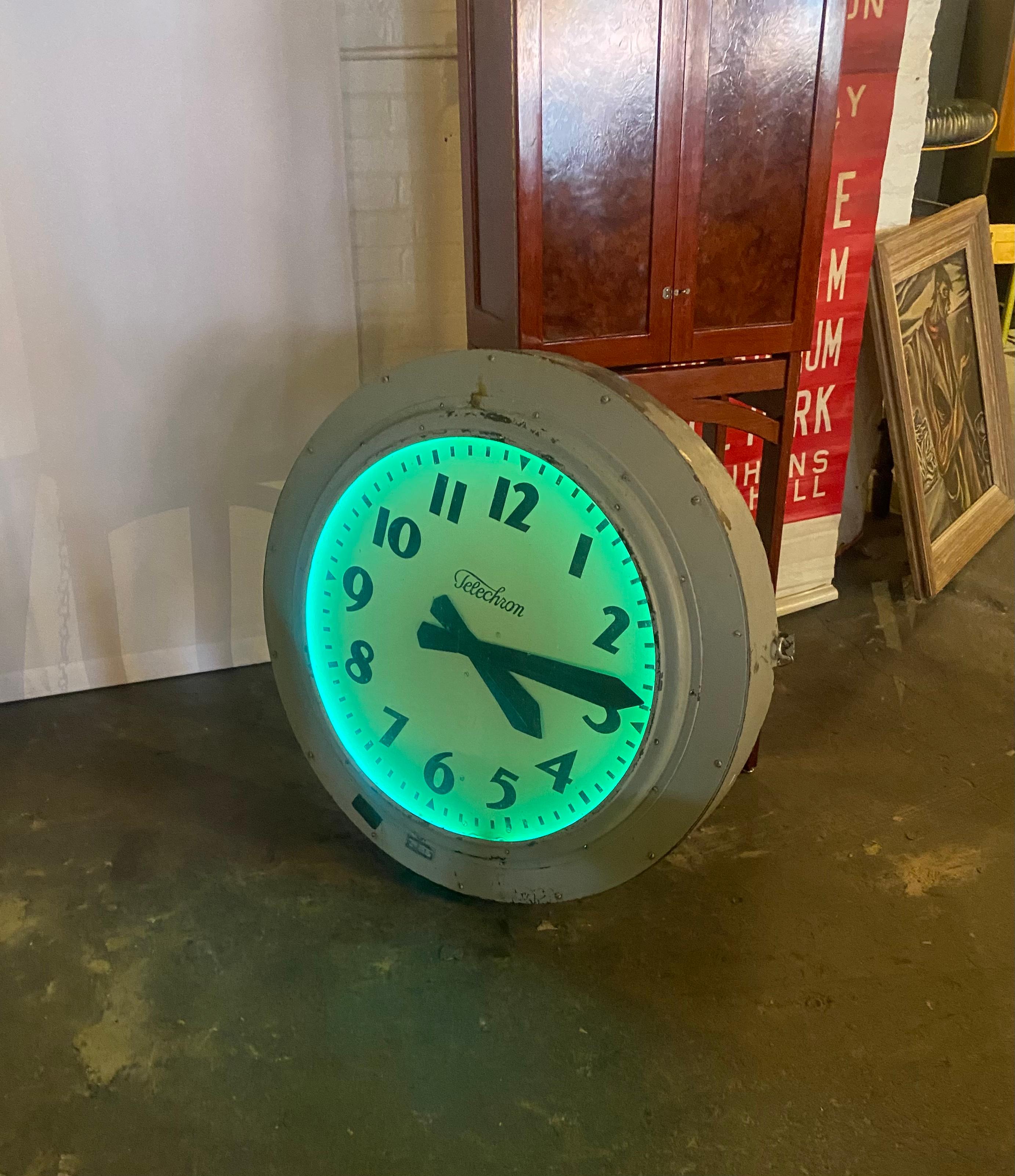 Rare OVERSIZED aRT Deco Neon Clock by Telechron Electric Clock.. 3' Diameter For Sale 2