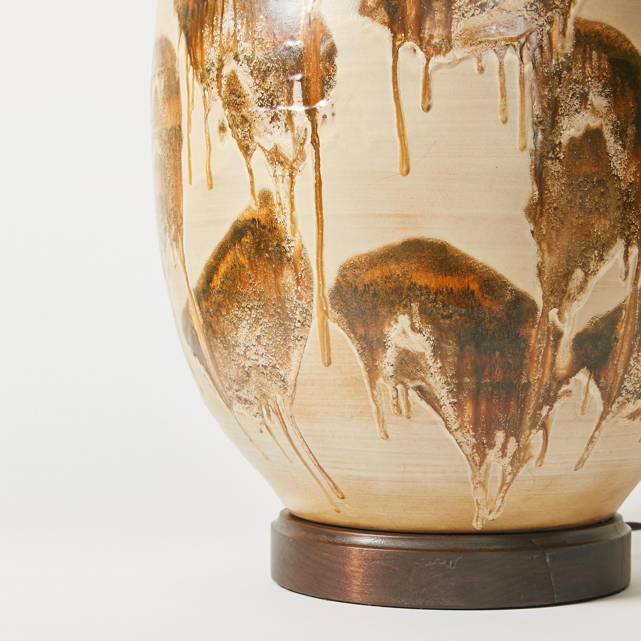 Américain Rare lampe de table surdimensionnée en céramique du milieu du siècle dernier en vente