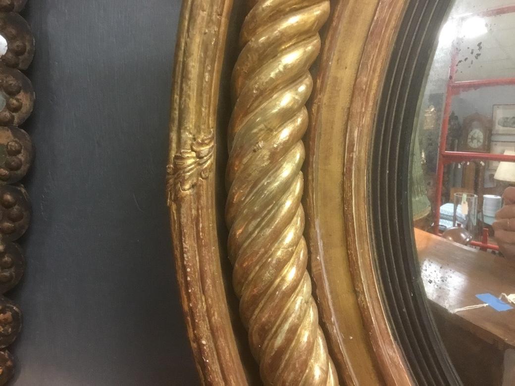 Rare Oversized  Classical Regency Gilt Wood Convex Mirror, circa 1815 In Good Condition In Bridgeport, CT