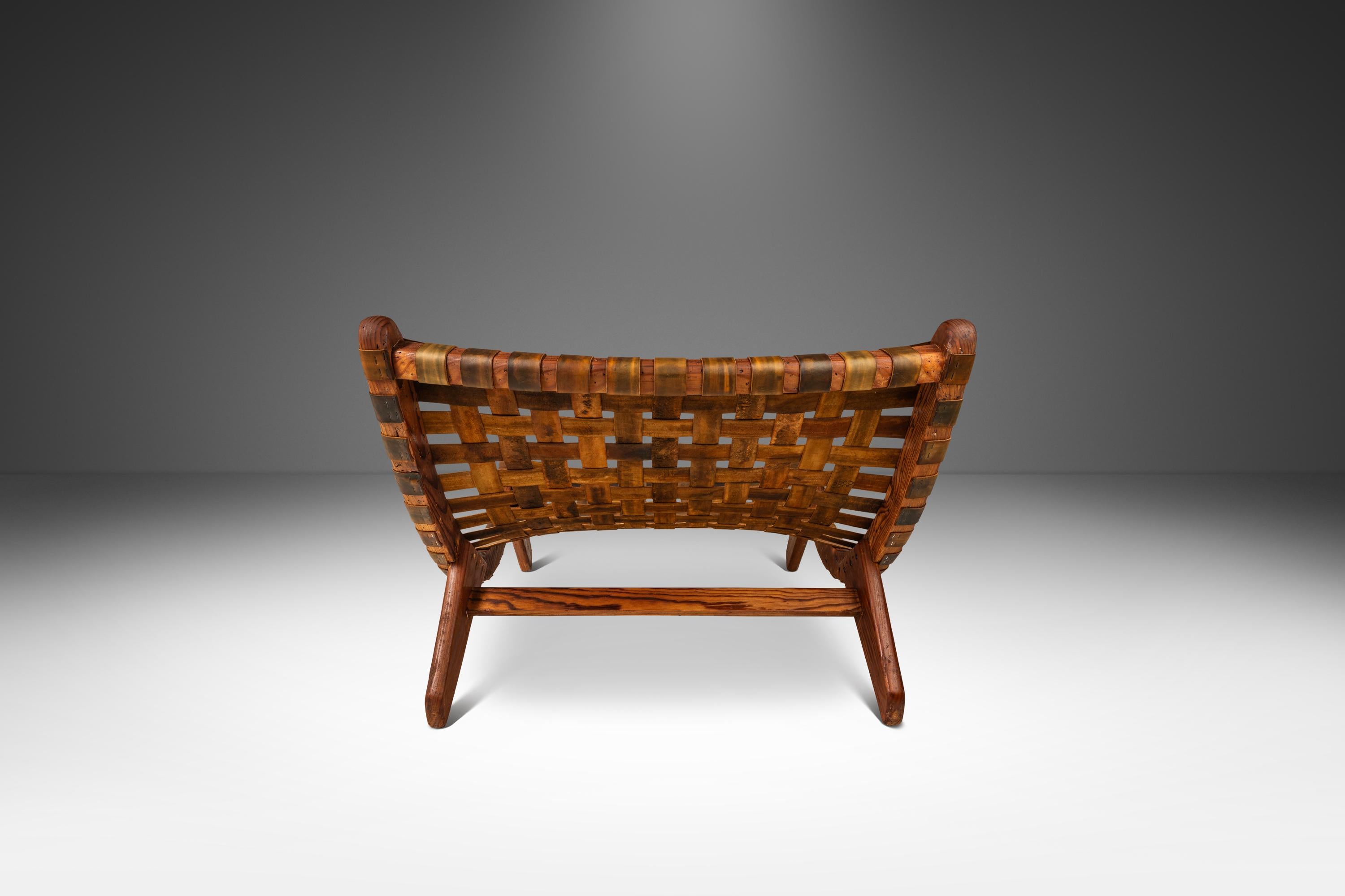 Américain Rare chaise Scoop surdimensionnée d'après José Zanine Caldas, Mòveis Artísticos Z, années 1950 en vente