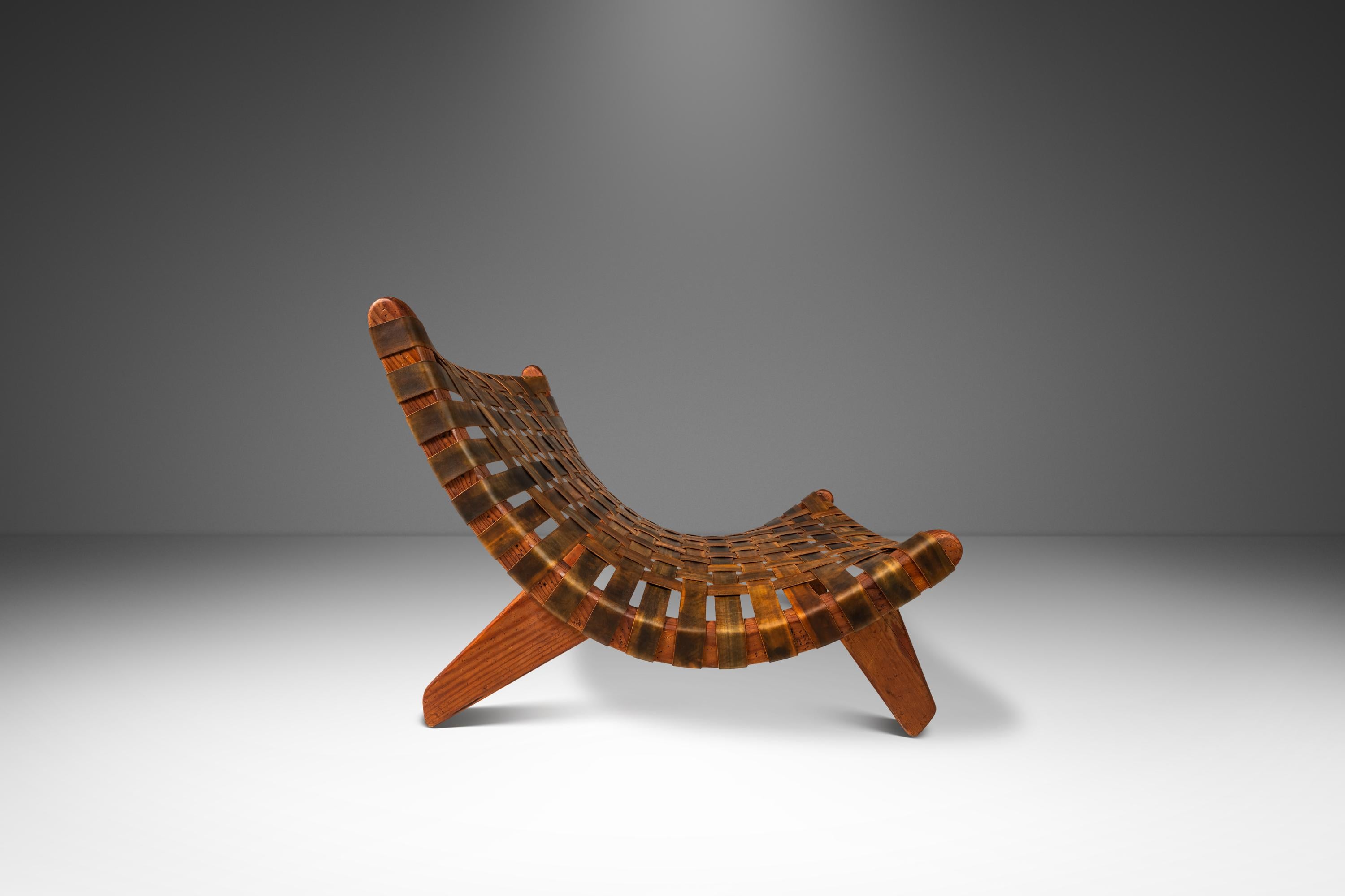 Rare chaise Scoop surdimensionnée d'après José Zanine Caldas, Mòveis Artísticos Z, années 1950 en vente 1