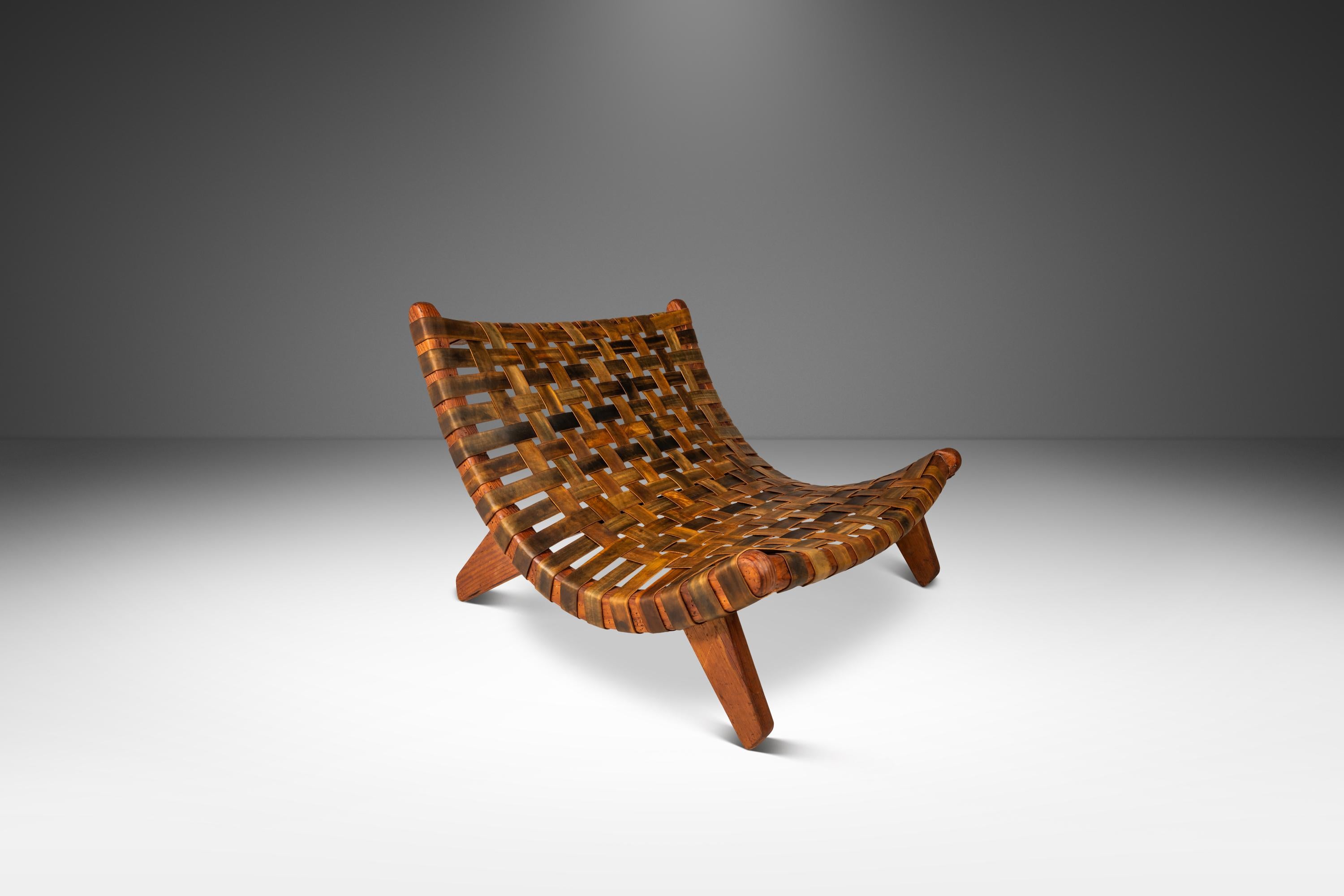Rare chaise Scoop surdimensionnée d'après José Zanine Caldas, Mòveis Artísticos Z, années 1950 en vente 2