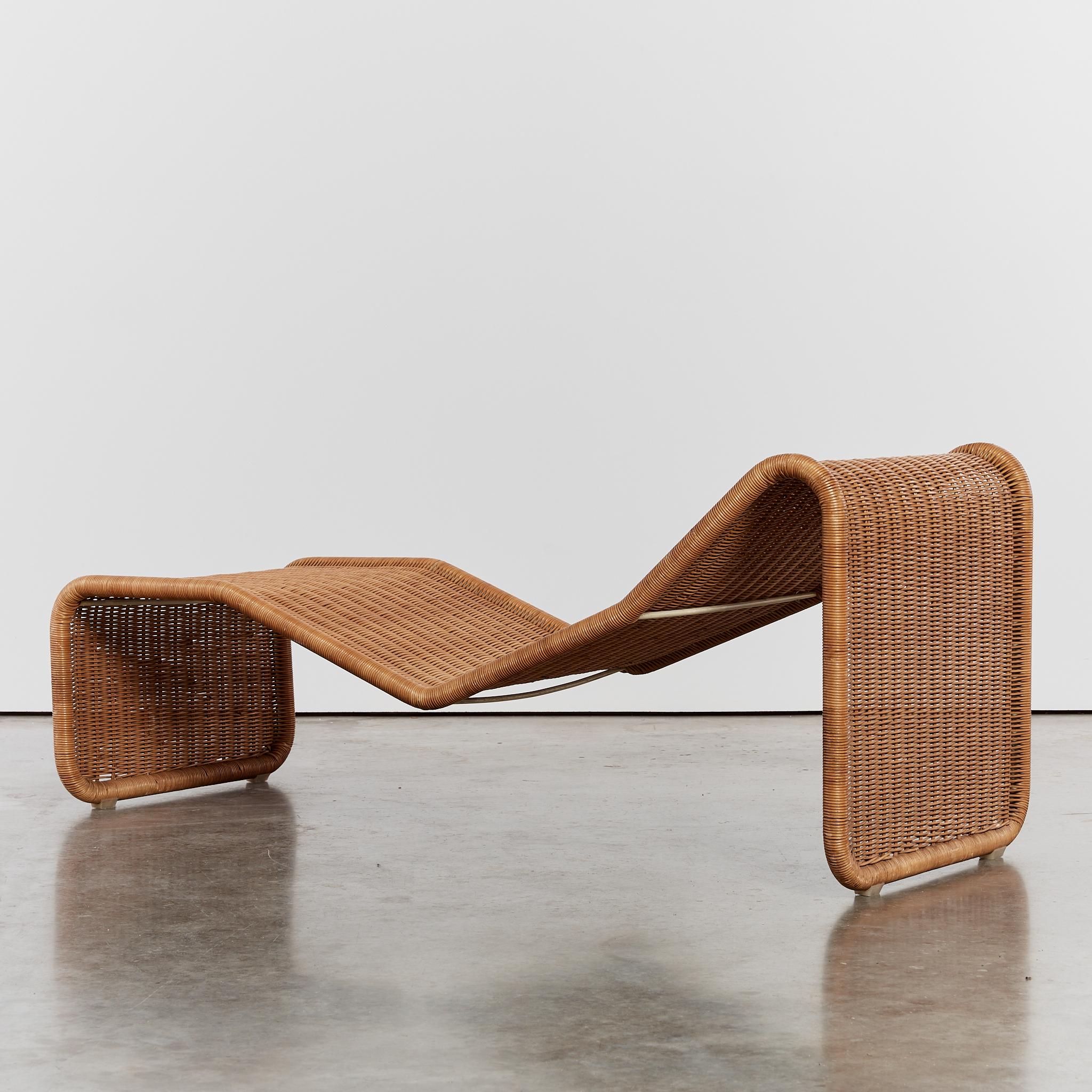 Italian Rare P3 rattan chaise lounge chair by Tito Agnoli for Bocacina 1960's For Sale