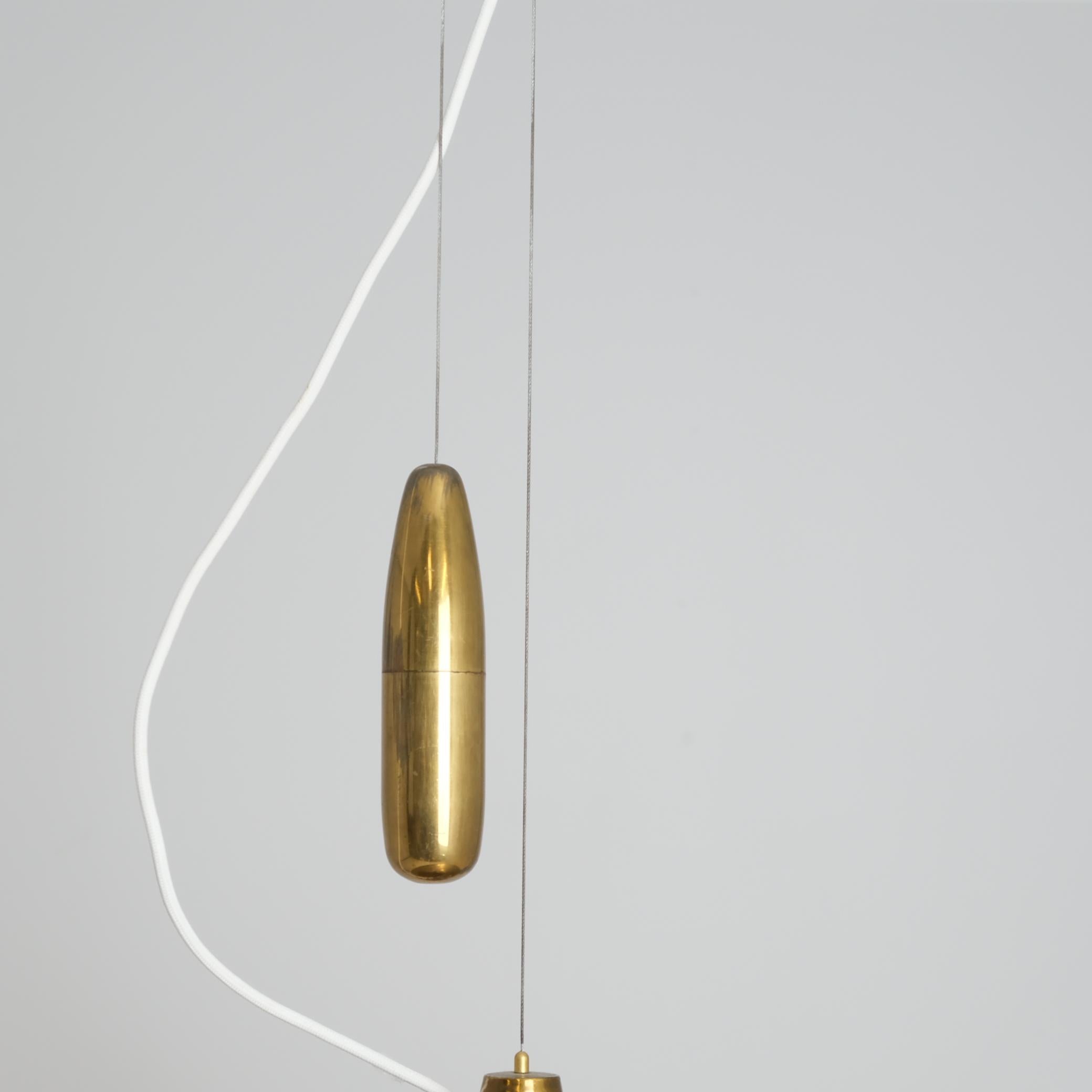 Ottone Raro pendente da soffitto regolabile in ottone traforato Paavo Tynell A1965, Taito 1940s in vendita
