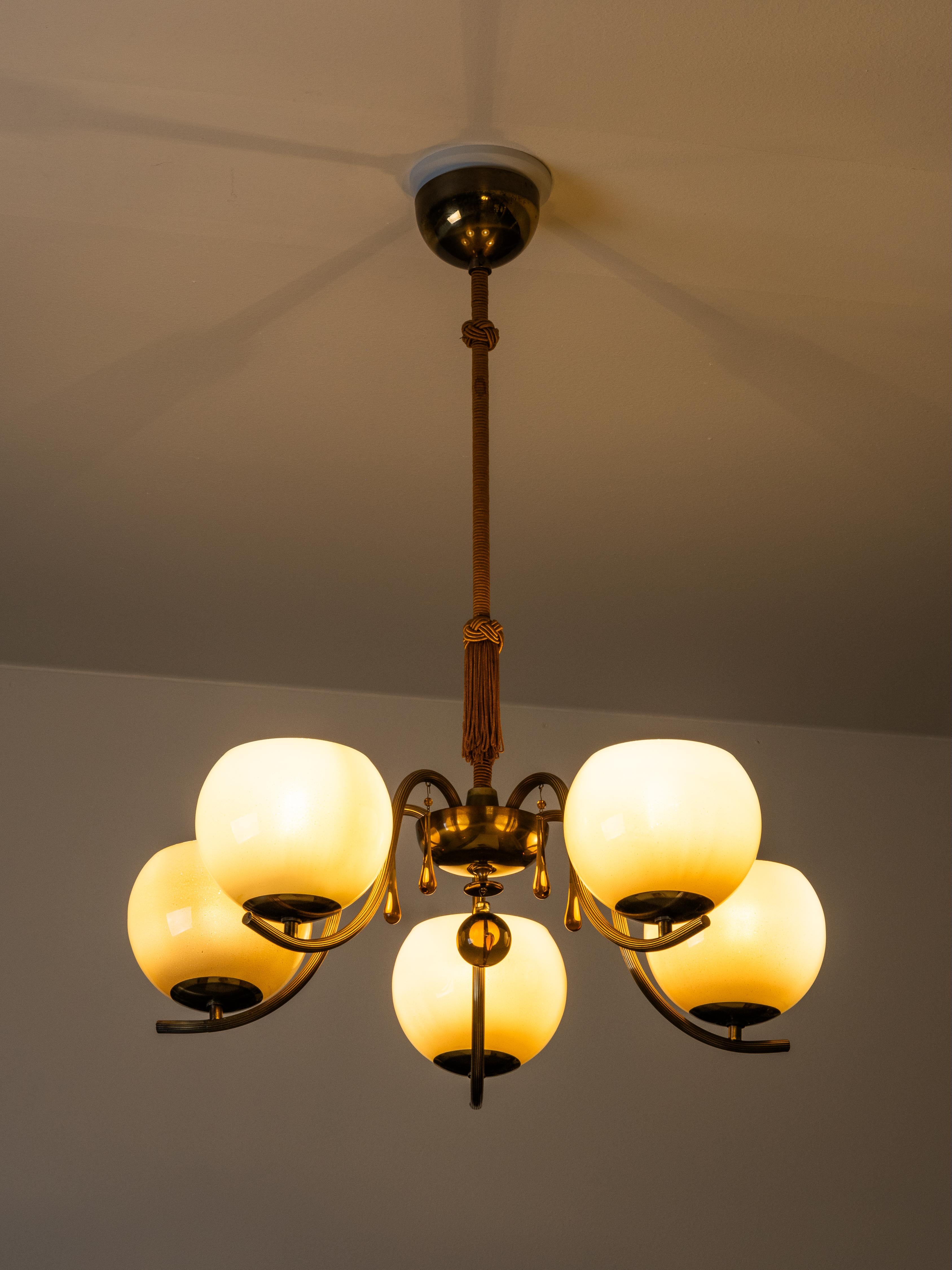 Rare Paavo Tynell Chandelier Model 1456/5 for Taito Oy, Finland, 1930s Art Decó en venta