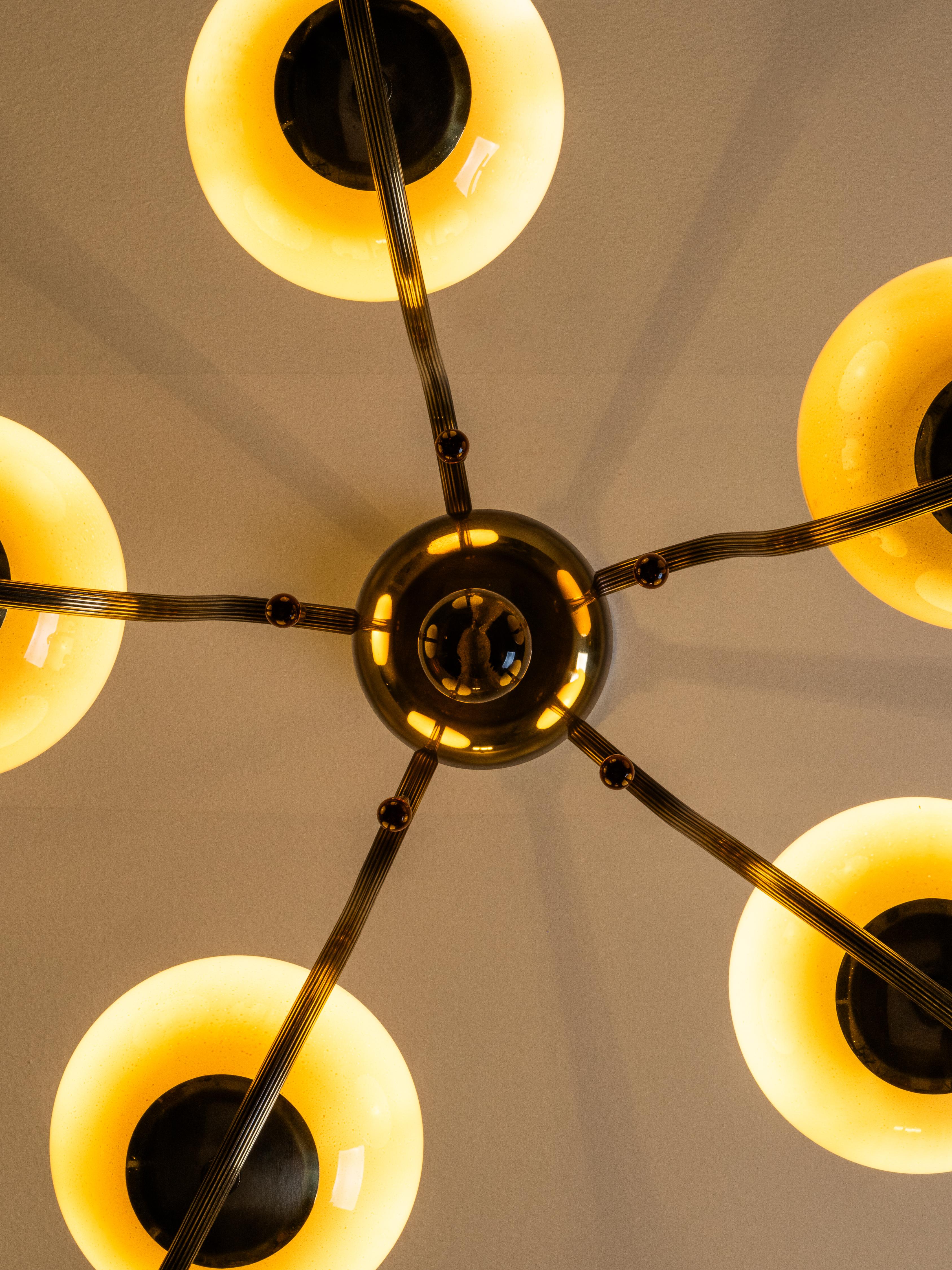 Rare Paavo Tynell Chandelier Model 1456/5 for Taito Oy, Finland, 1930s mediados del siglo XX en venta