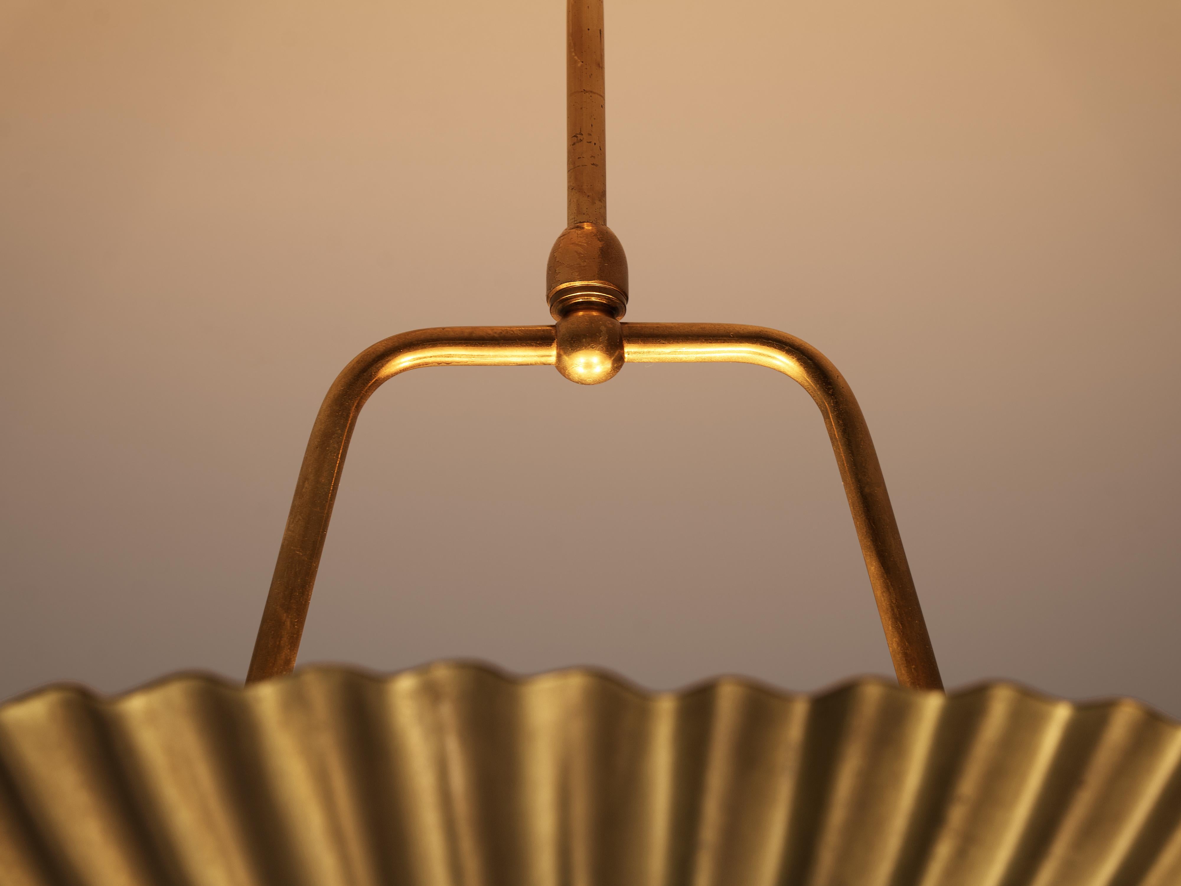 Rare Paavo Tynell for Idman Pendant Lamp with Wavy Surface in Brass In Good Condition In Waalwijk, NL