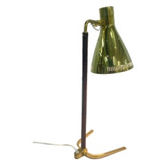 Rare lampe de table en fer à cheval en laiton perforé Paavo Tynell modèle 9224, Taito années 1950
