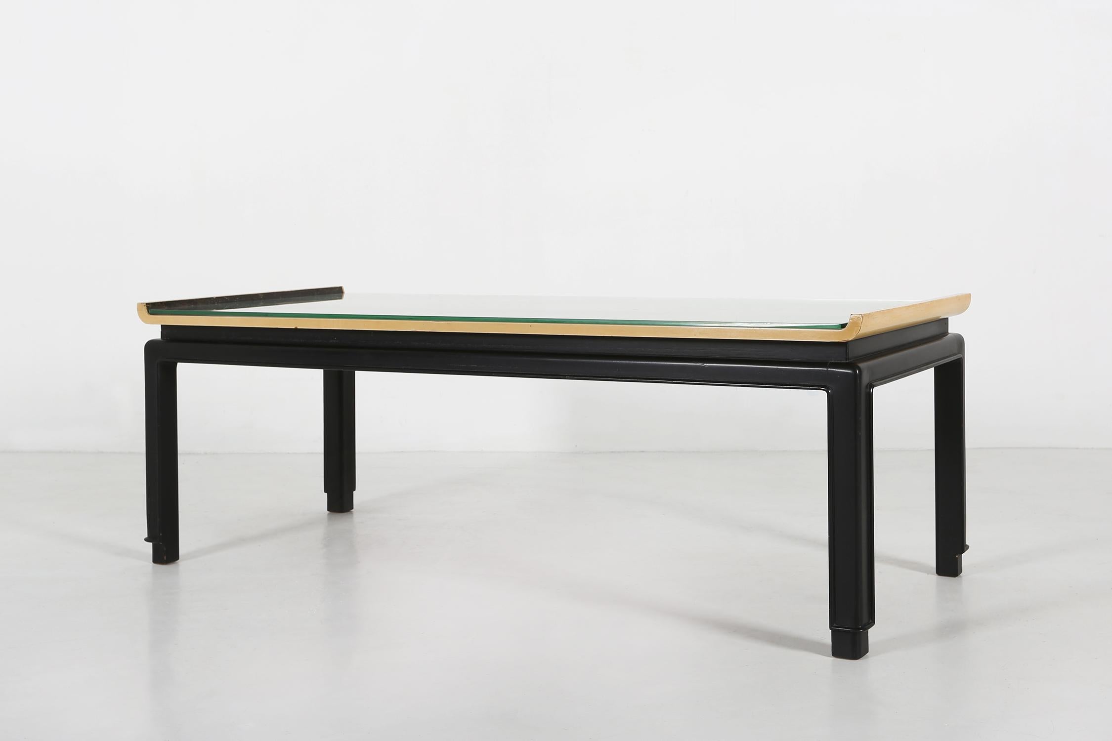 Belgium / 1950 / coffee table / De Coene Frères / wood, lacquer / Mid-Century / Vintage

Rare coffee table designed by Paul Vandenbulcke and manufactured by De Coene, Belgium in the fifties. 

This fancy table has an ivory-coloured top with an