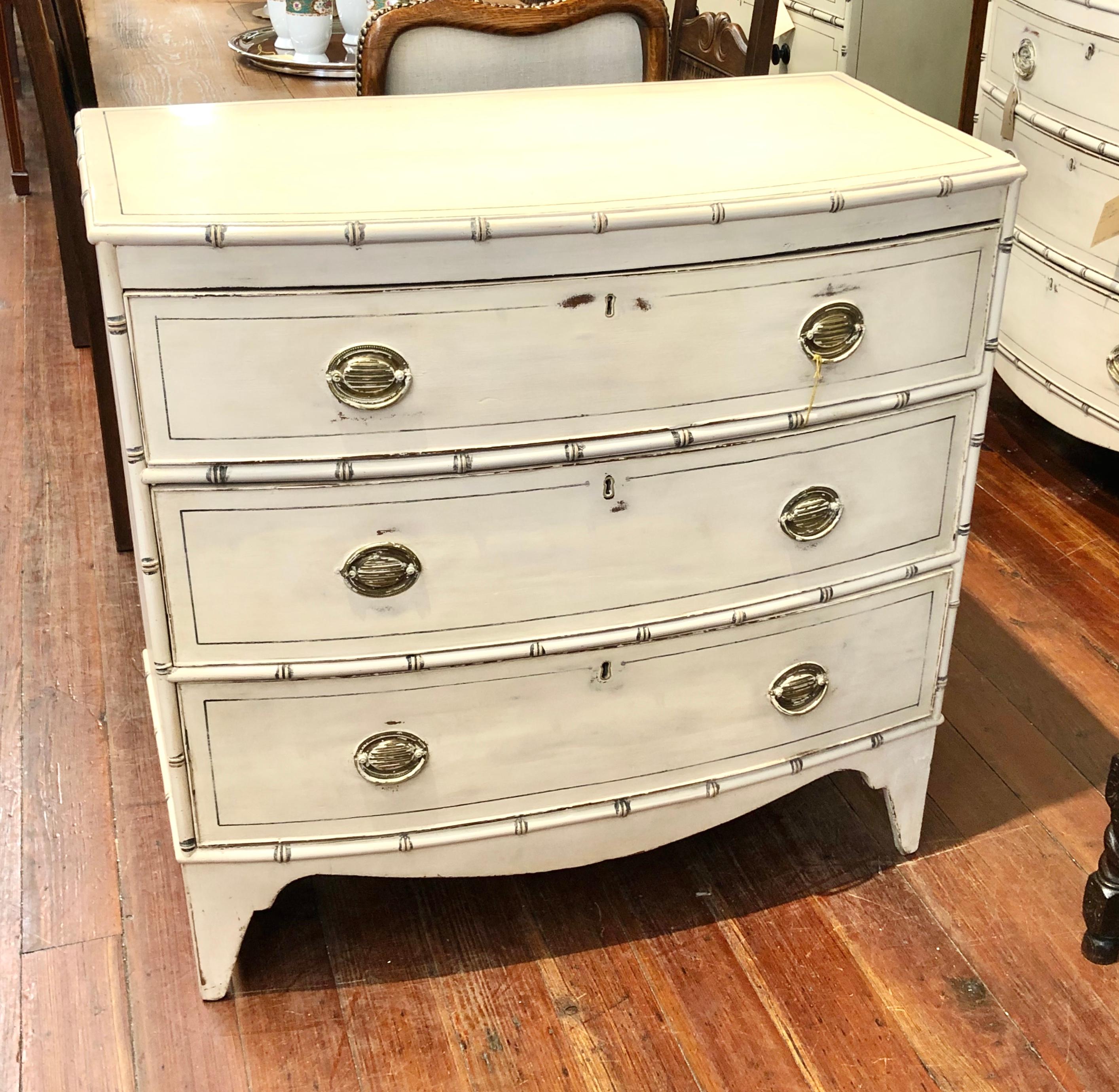 Rare Near Pair of Antique English Regency Faux Bamboo Painted Bowfront Chests In Good Condition In Charleston, SC