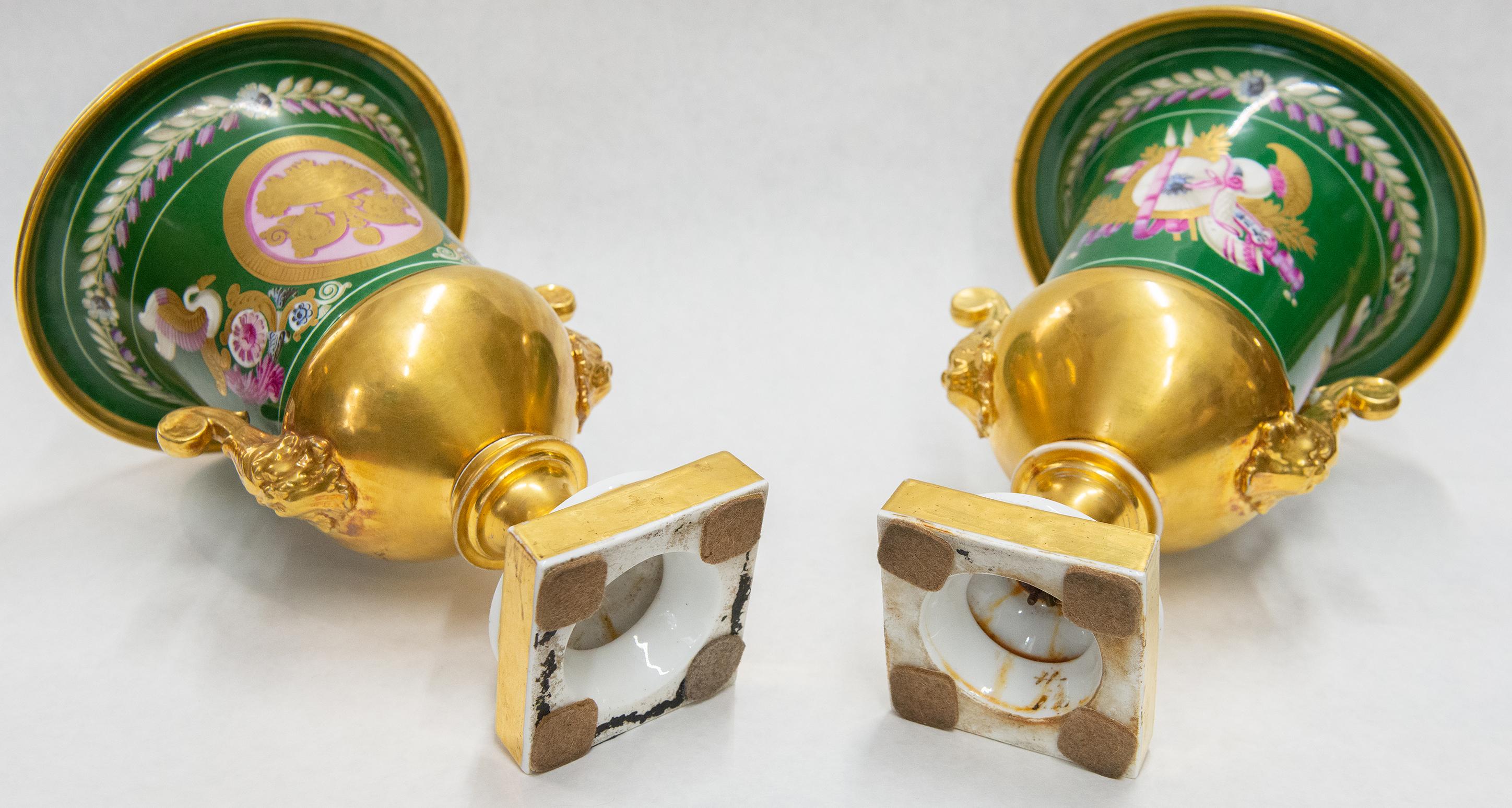 Rare Pair of Antique French Golden Porcelain Sèvres Vases  In Good Condition For Sale In Alessandria, Piemonte