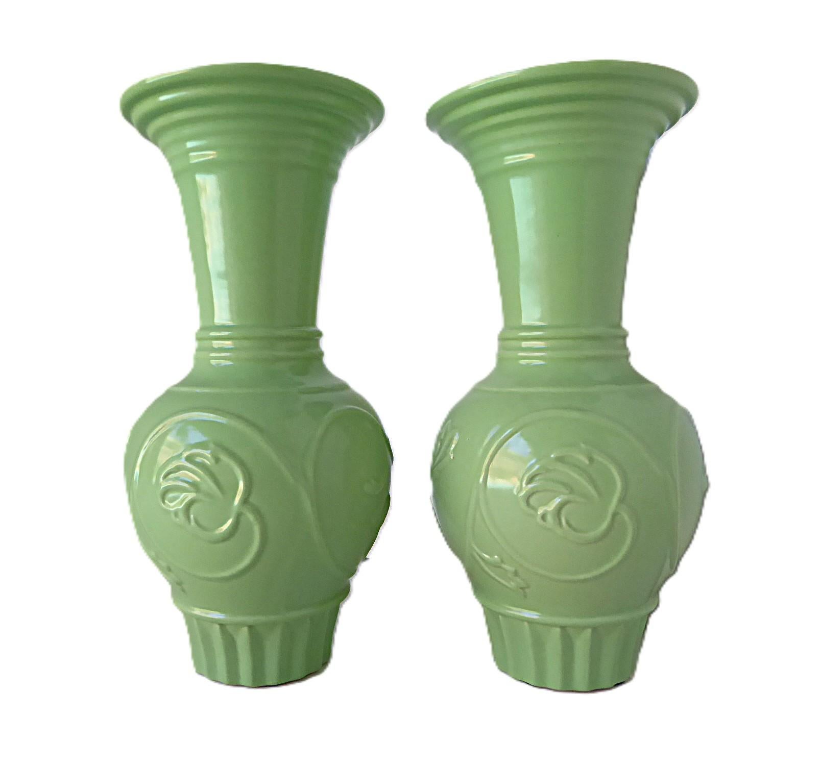 Seltenes Paar Art Deco TAC Trenton Art China Asiatisch inspirierte Keramikvasen, Art déco (amerikanisch) im Angebot