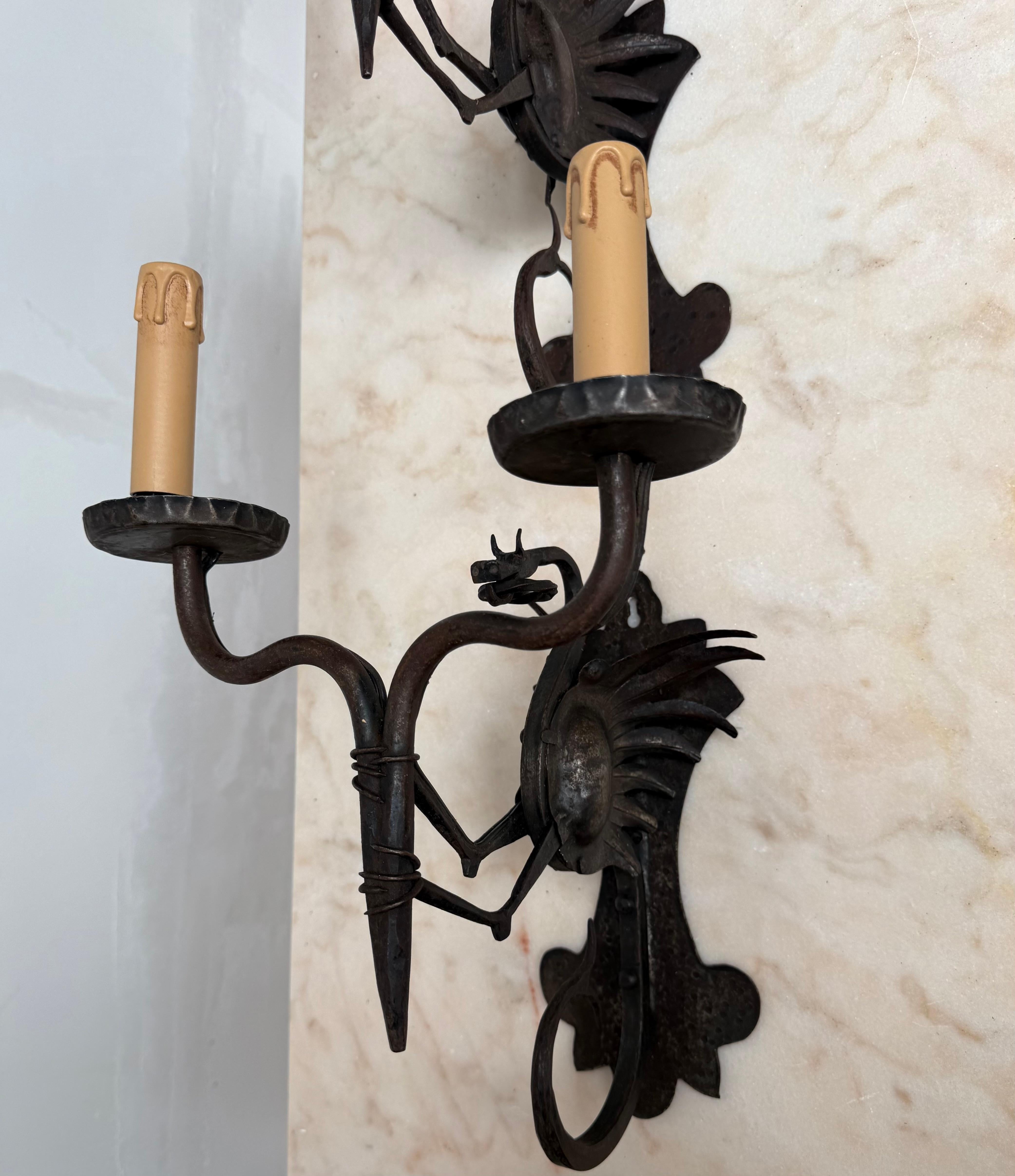 Rare Pair Artistic Design Hand Crafted Wrought Iron Dragon Wall Sconce Light in vendita 5
