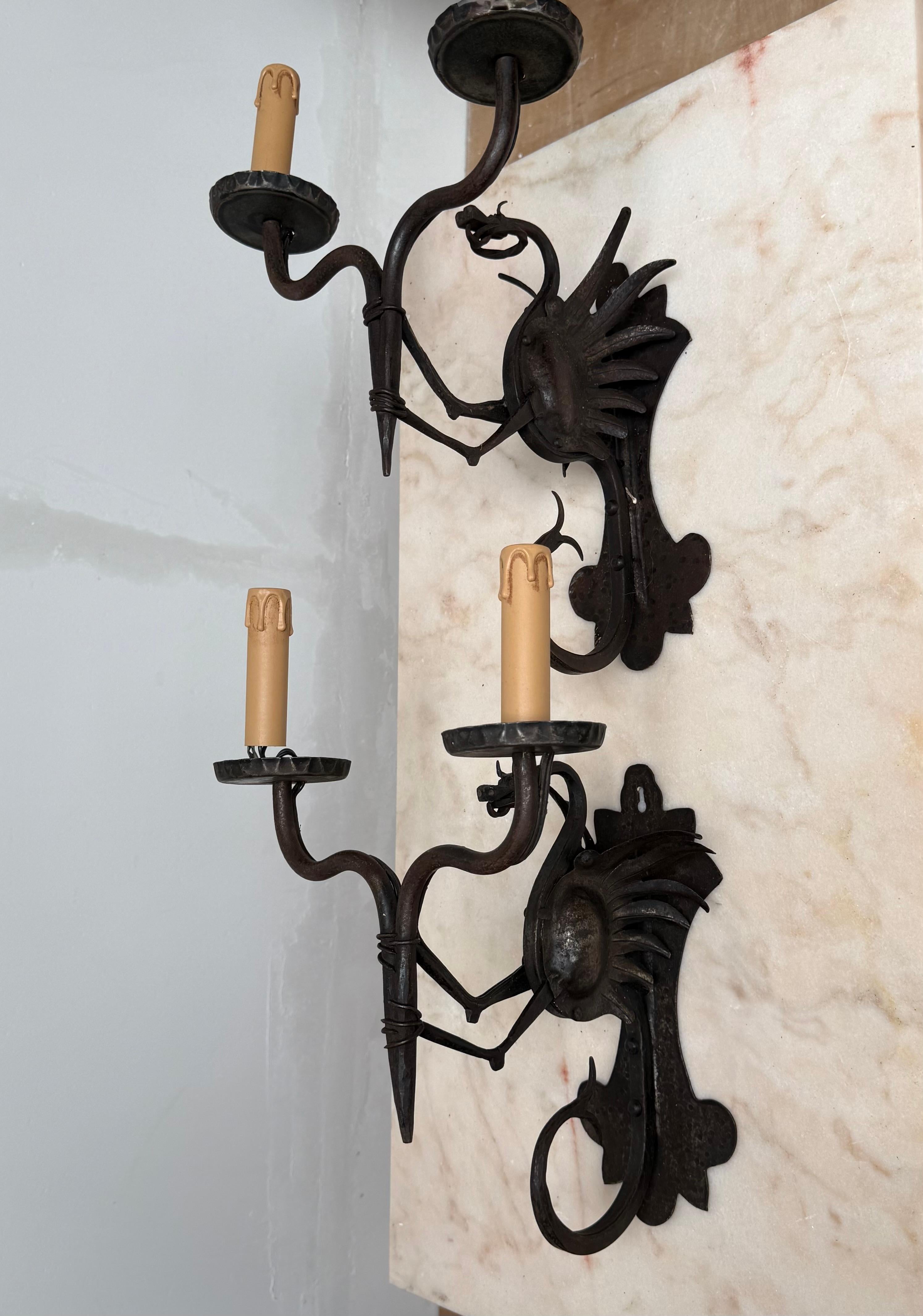 Rare Pair Artistic Design Hand Crafted Wrought Iron Dragon Wall Sconce Light in vendita 7