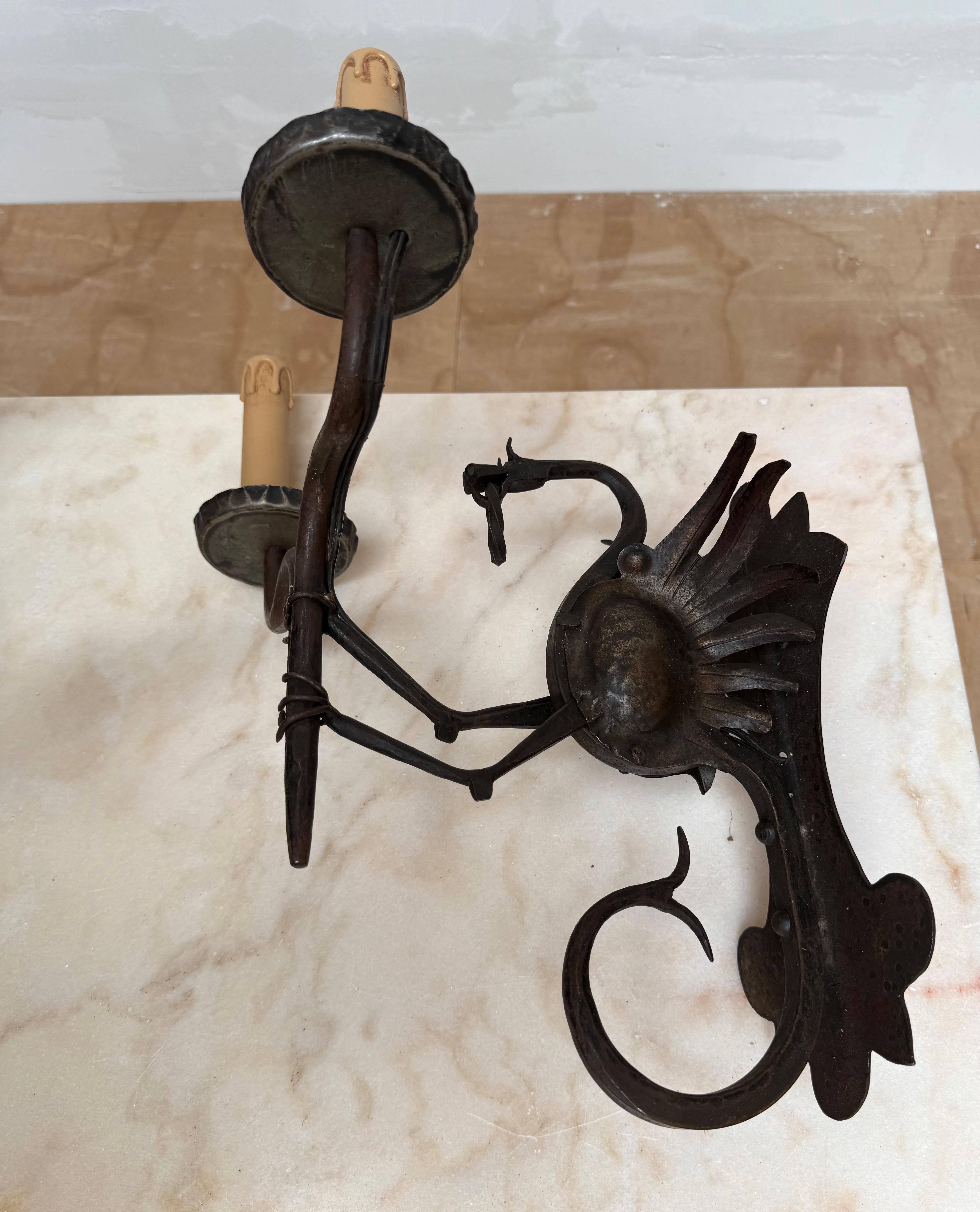 Rare Pair Artistic Design Hand Crafted Wrought Iron Dragon Wall Sconce Light in vendita 10