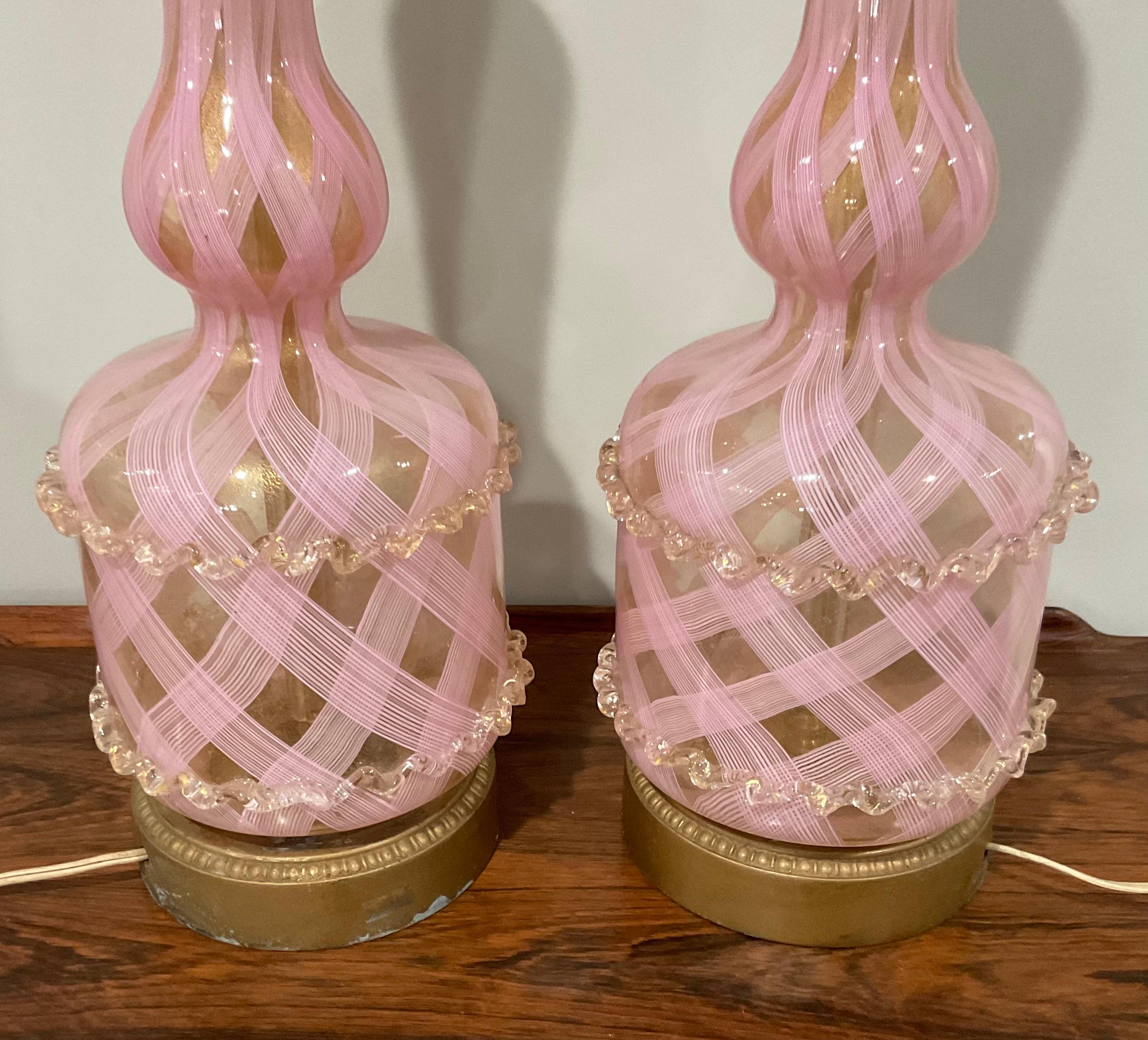 Rare Pair Barovier and Toso Murano Pair Lamps in Pink and Gold Ercole Barovier In Good Condition For Sale In Ann Arbor, MI